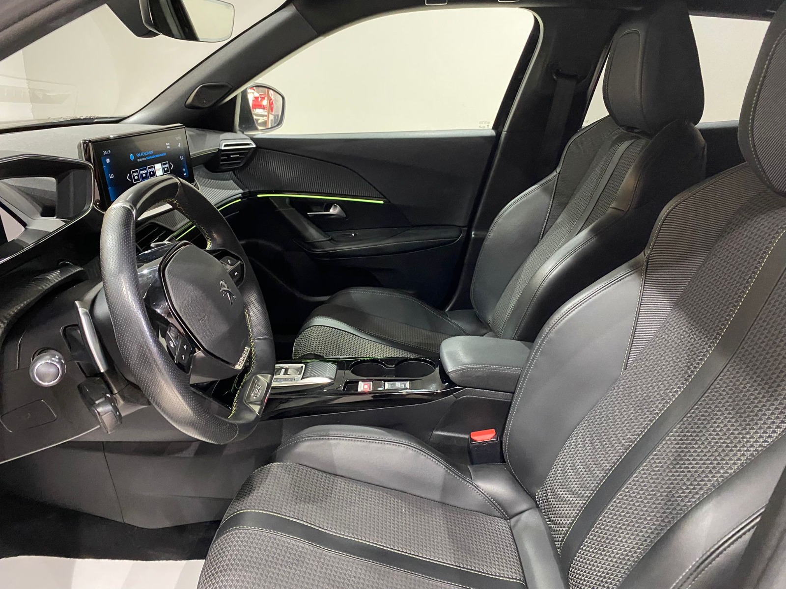 2023 Benzin Otomatik Peugeot 2008 Siyah Gürel Tasarım Aksesuar Otomotiv San. Tic. Ltd. Şti.