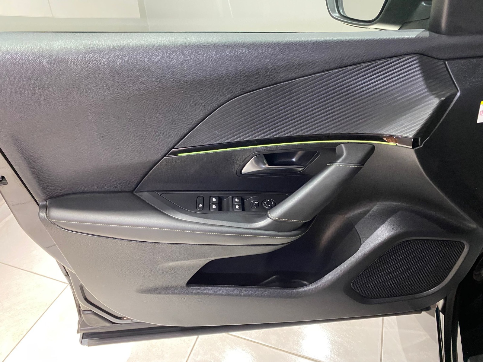2023 Benzin Otomatik Peugeot 2008 Siyah Gürel Tasarım Aksesuar Otomotiv San. Tic. Ltd. Şti.