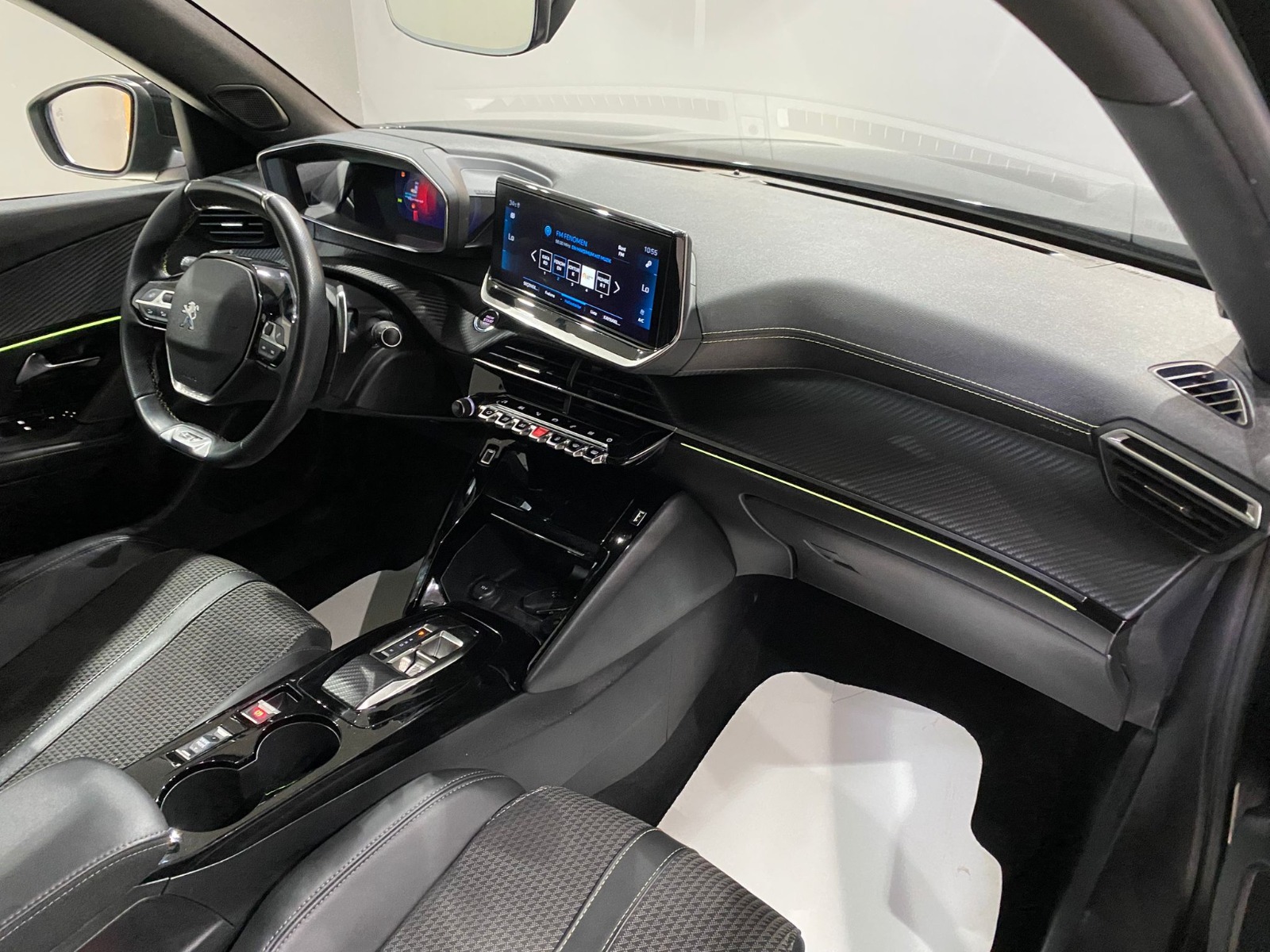 2023 Benzin Otomatik Peugeot 2008 Siyah Gürel Tasarım Aksesuar Otomotiv San. Tic. Ltd. Şti.