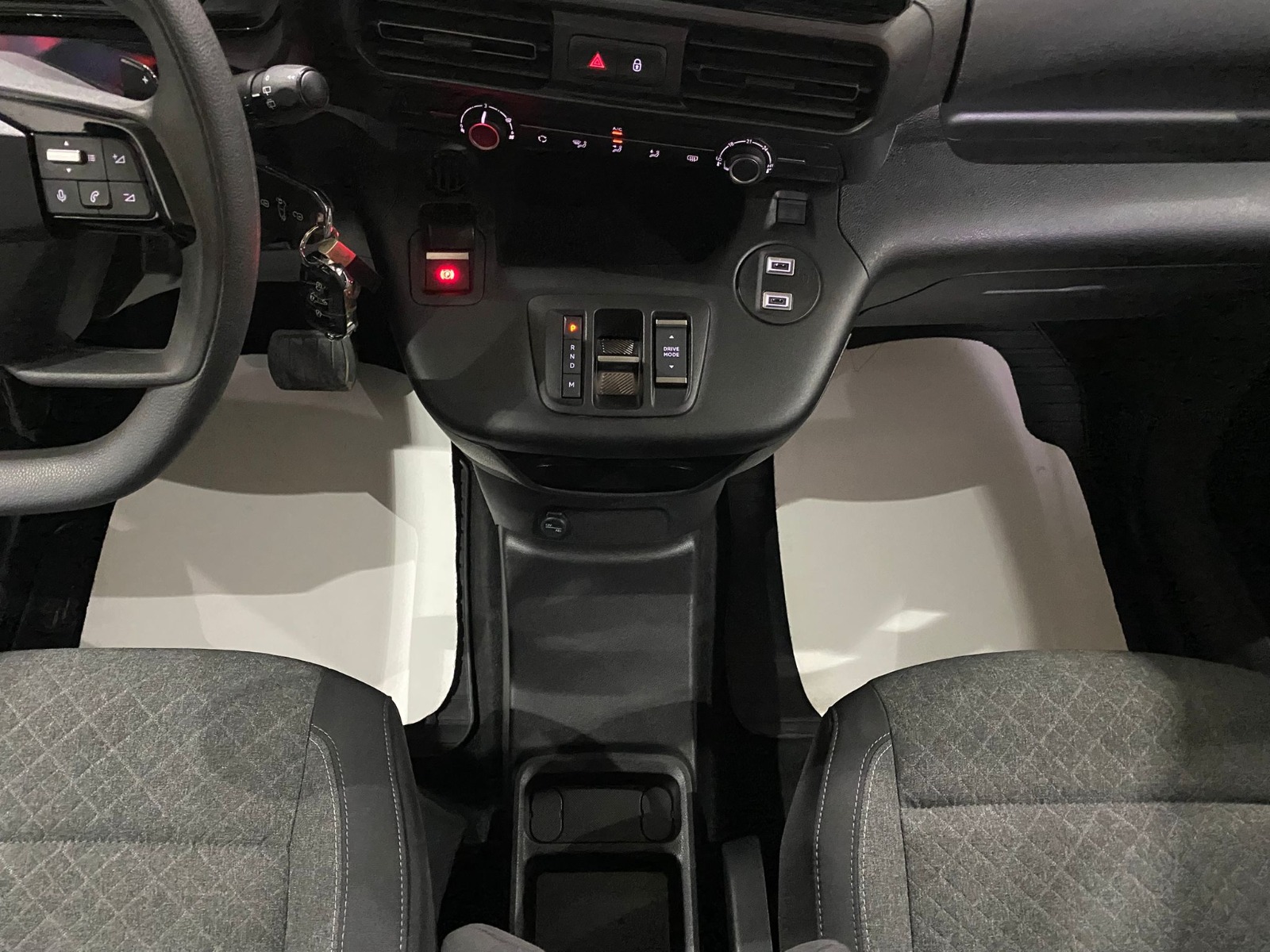 2026 Dizel Otomatik Opel Combo Beyaz Gürel Tasarım Aksesuar Otomotiv San. Tic. Ltd. Şti.