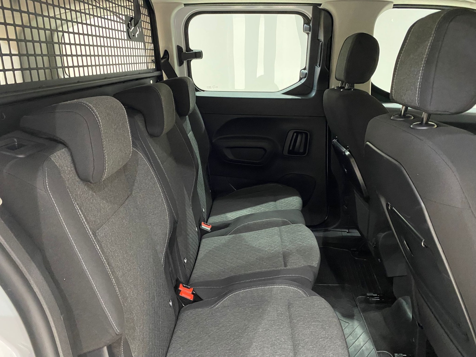 2026 Dizel Otomatik Opel Combo Beyaz Gürel Tasarım Aksesuar Otomotiv San. Tic. Ltd. Şti.