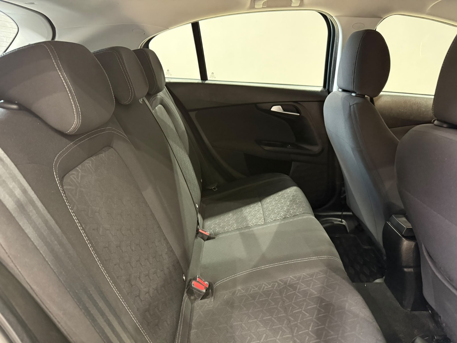2025 Dizel Otomatik Fiat Egea Cross Mavi Gürel Tasarım Aksesuar Otomotiv San. Tic. Ltd. Şti.