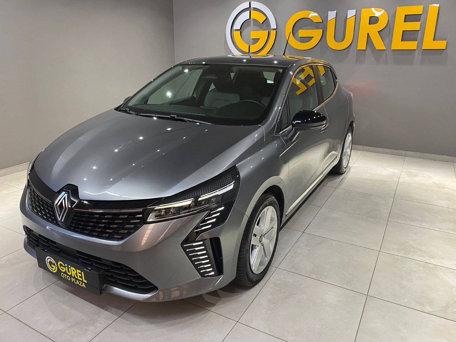 2024 Benzin Otomatik Renault Clio Gri Gürel Tasarım Aksesuar Otomotiv San. Tic. Ltd. Şti.