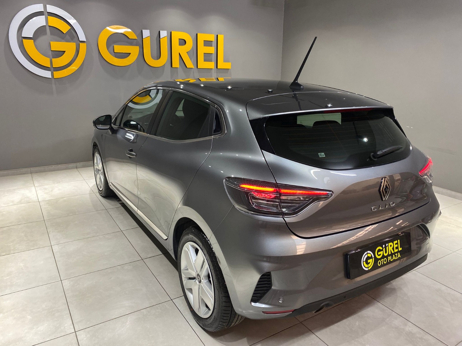 2024 Benzin Otomatik Renault Clio Gri Gürel Tasarım Aksesuar Otomotiv San. Tic. Ltd. Şti.