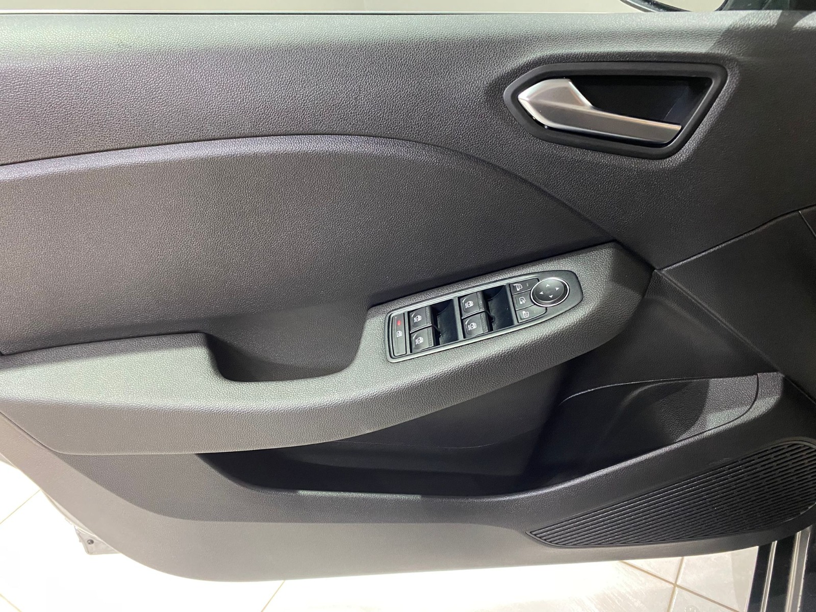 2024 Benzin Otomatik Renault Clio Gri Gürel Tasarım Aksesuar Otomotiv San. Tic. Ltd. Şti.