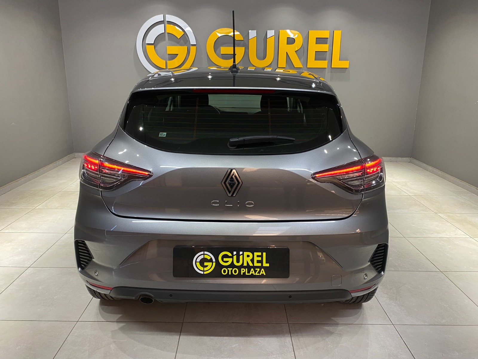 2024 Benzin Otomatik Renault Clio Gri Gürel Tasarım Aksesuar Otomotiv San. Tic. Ltd. Şti.