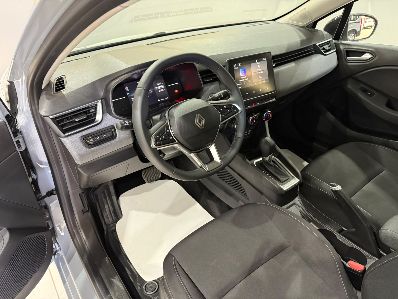 2026 Benzin Otomatik Renault Clio Gri Gürel Tasarım Aksesuar Otomotiv San. Tic. Ltd. Şti.