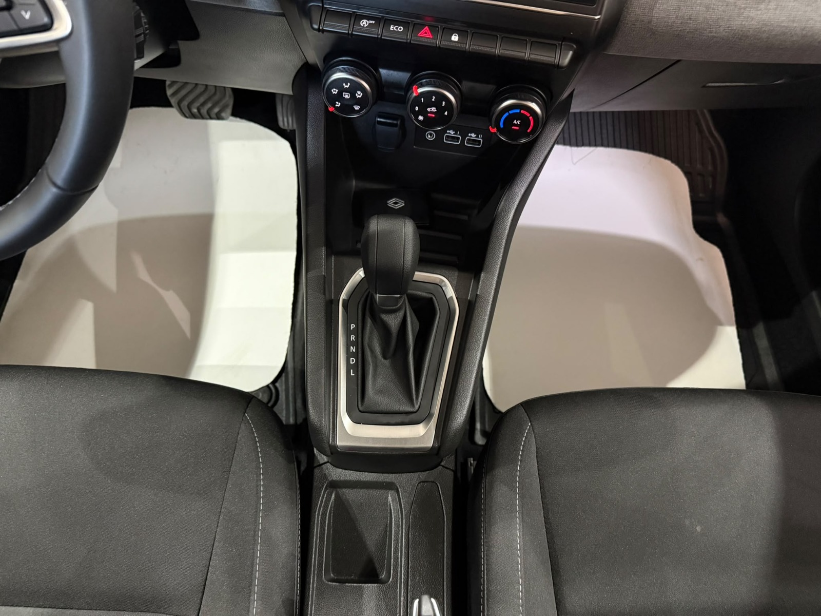 2026 Benzin Otomatik Renault Clio Gri Gürel Tasarım Aksesuar Otomotiv San. Tic. Ltd. Şti.