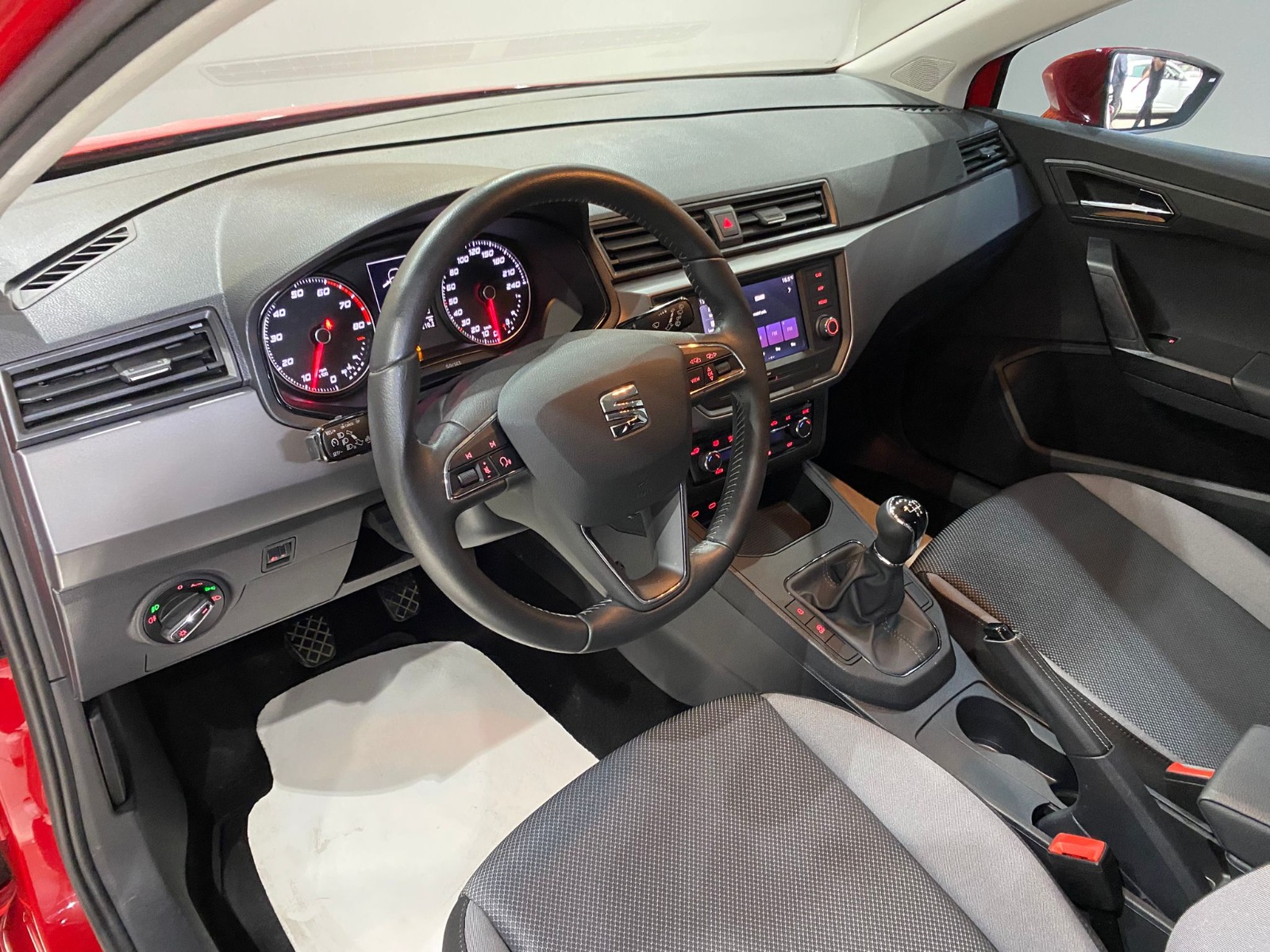 2021 Benzin Manuel Seat Ibiza Kırmızı Gürel Tasarım Aksesuar Otomotiv San. Tic. Ltd. Şti.