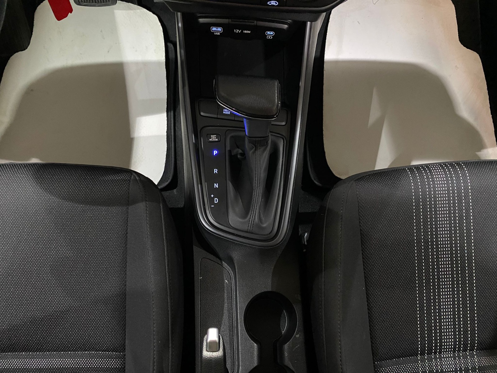 2024 Benzin Otomatik Hyundai i20 Beyaz Gürel Tasarım Aksesuar Otomotiv San. Tic. Ltd. Şti.
