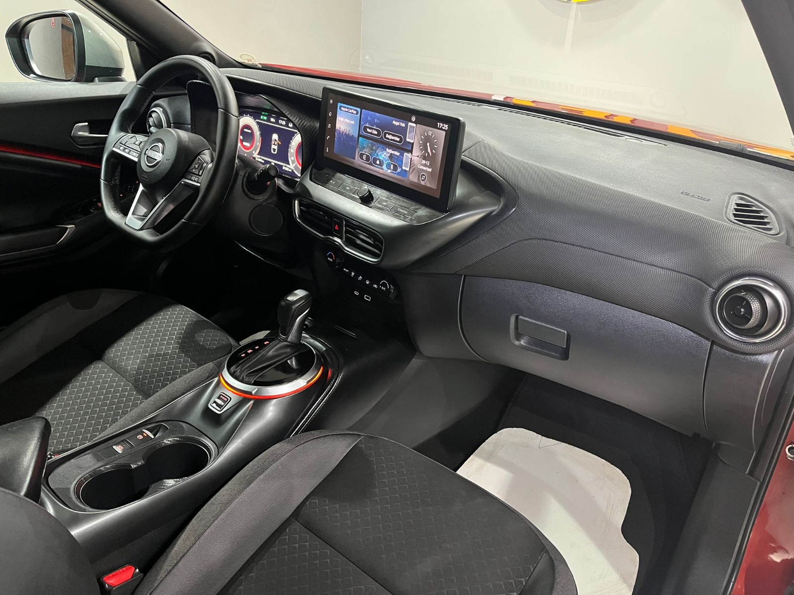 2024 Benzin Otomatik Nissan Juke Kırmızı Gürel Tasarım Aksesuar Otomotiv San. Tic. Ltd. Şti.