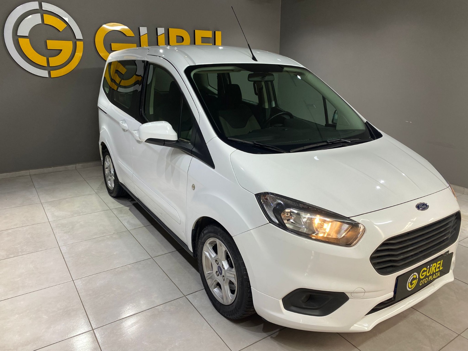 2022 Dizel Manuel Ford Tourneo Courier Beyaz Gürel Tasarım Aksesuar Otomotiv San. Tic. Ltd. Şti.