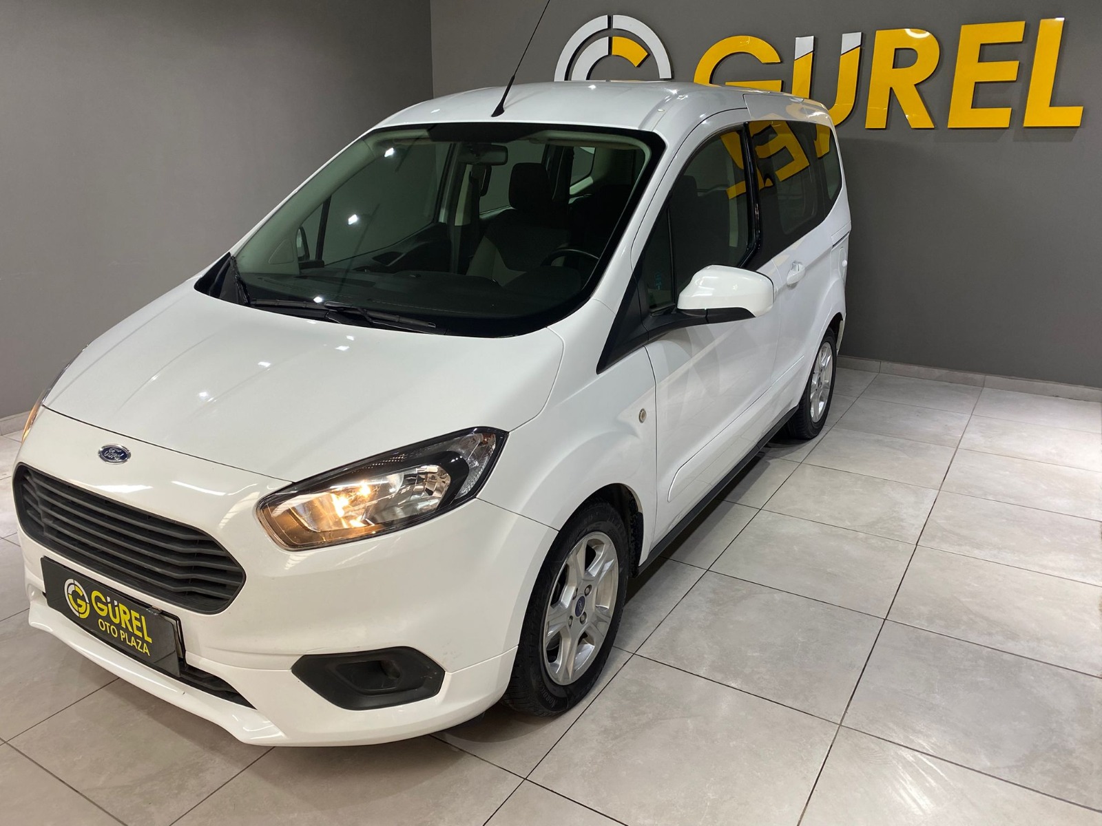 2022 Dizel Manuel Ford Tourneo Courier Beyaz Gürel Tasarım Aksesuar Otomotiv San. Tic. Ltd. Şti.