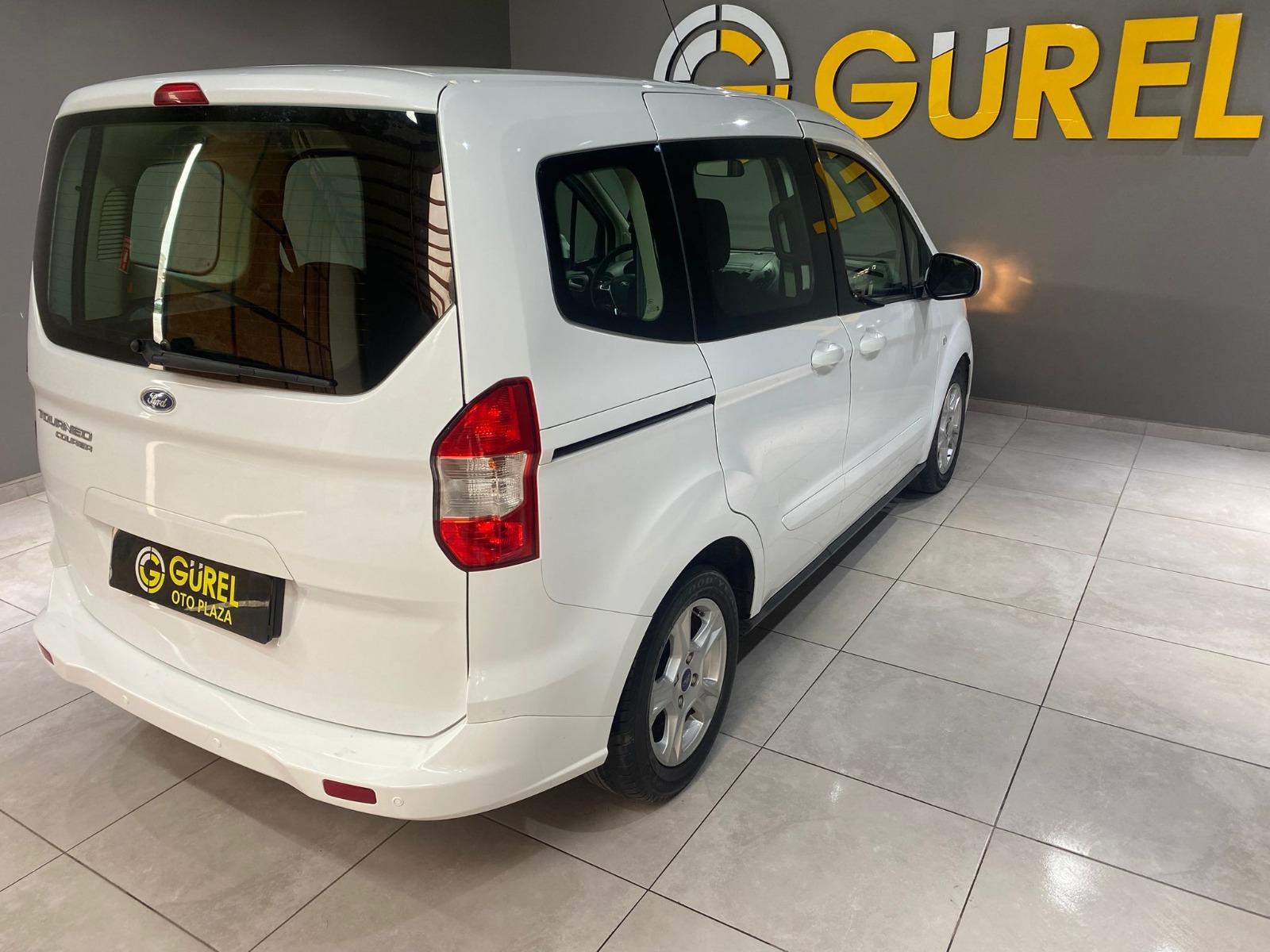 2022 Dizel Manuel Ford Tourneo Courier Beyaz Gürel Tasarım Aksesuar Otomotiv San. Tic. Ltd. Şti.