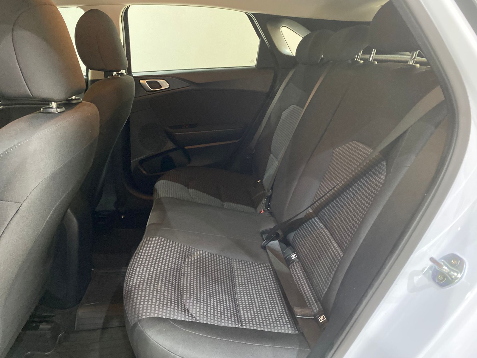 2020 Benzin Manuel Kia Cee'd Beyaz Gürel Tasarım Aksesuar Otomotiv San. Tic. Ltd. Şti.