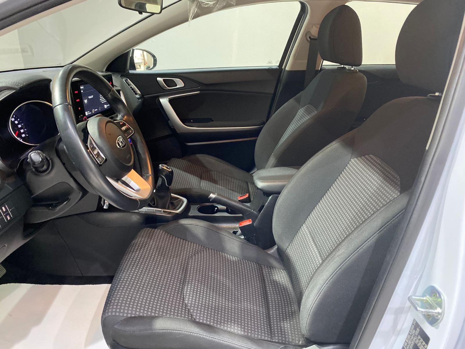 2020 Benzin Manuel Kia Cee'd Beyaz Gürel Tasarım Aksesuar Otomotiv San. Tic. Ltd. Şti.