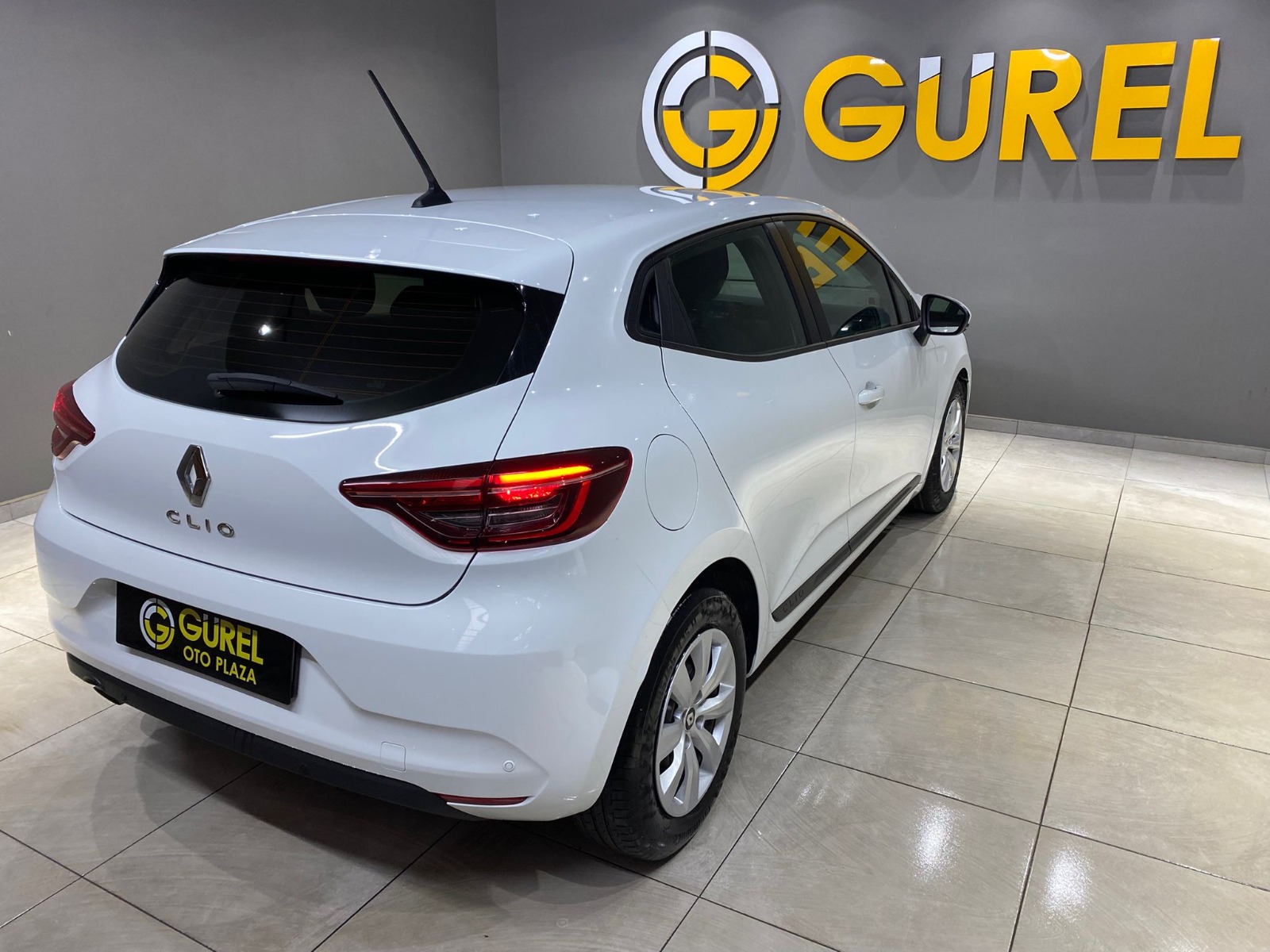 2022 Benzin Manuel Renault Clio Beyaz Gürel Tasarım Aksesuar Otomotiv San. Tic. Ltd. Şti.