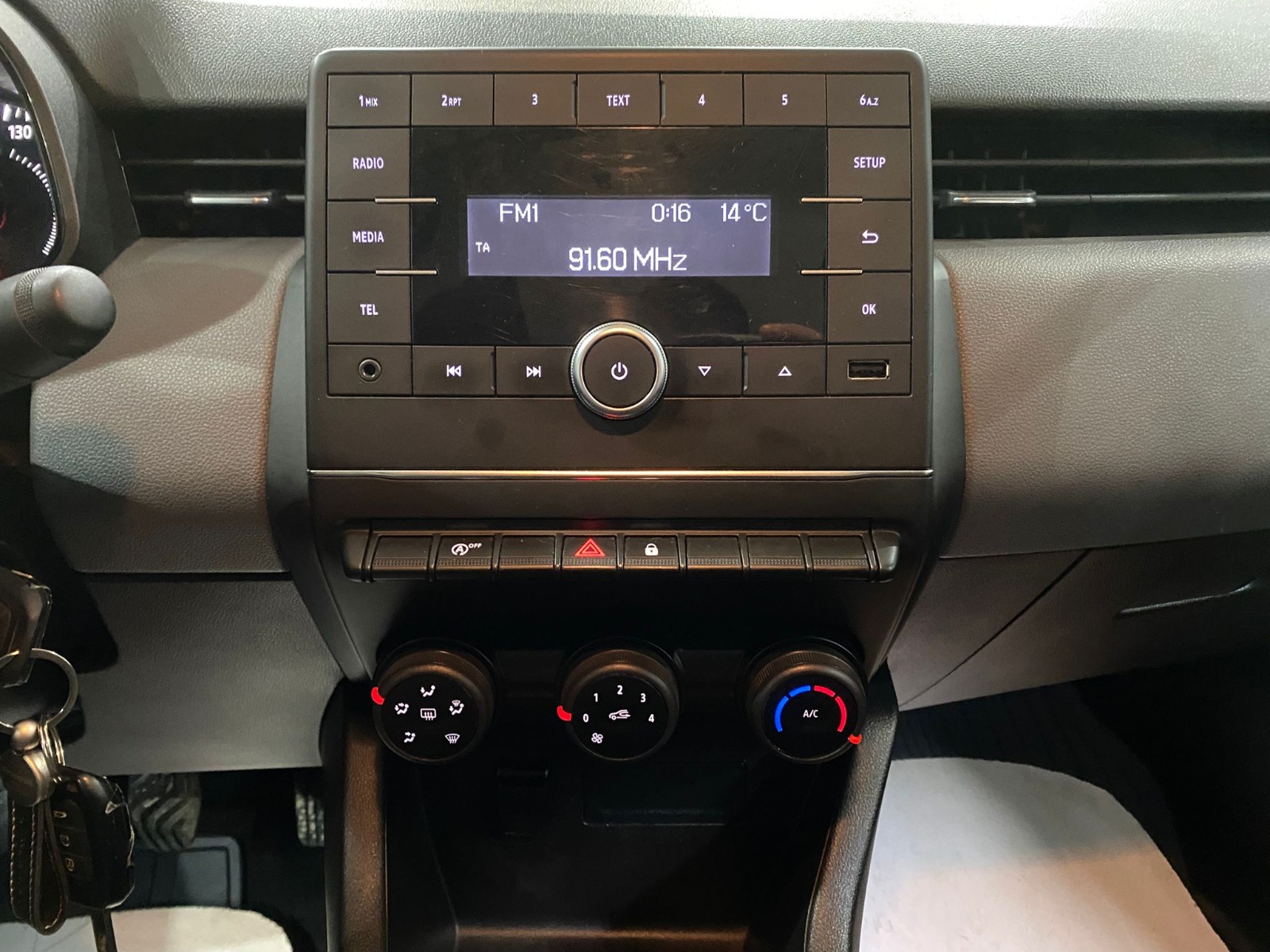 2022 Benzin Manuel Renault Clio Beyaz Gürel Tasarım Aksesuar Otomotiv San. Tic. Ltd. Şti.