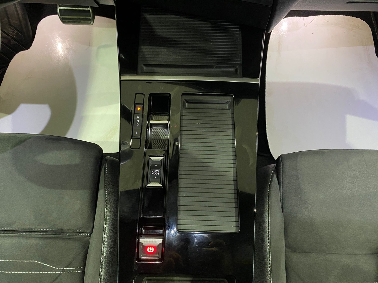 2024 Elektrik Otomatik Opel Astra-e Gümüş Gri Gürel Tasarım Aksesuar Otomotiv San. Tic. Ltd. Şti.