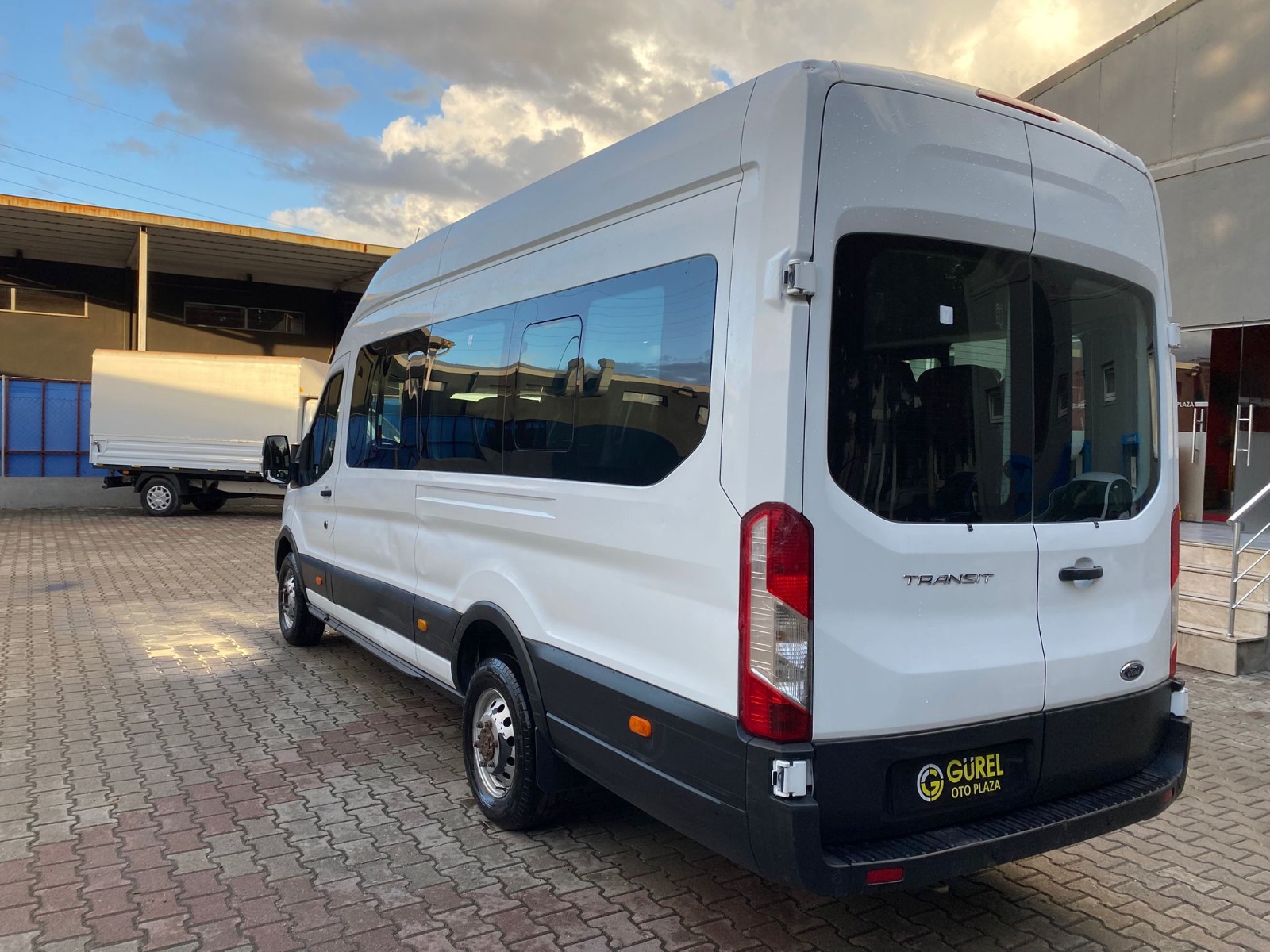 TaksitliOto.Net | 2.El Ford Transit Transit 16+1 | Manuel & Dizel | Beyaz | İzmir.2el 2021 Dizel Manuel Ford Transit Beyaz Gürel Tasarım Aksesuar Otomotiv San. Tic. Ltd. Şti.
