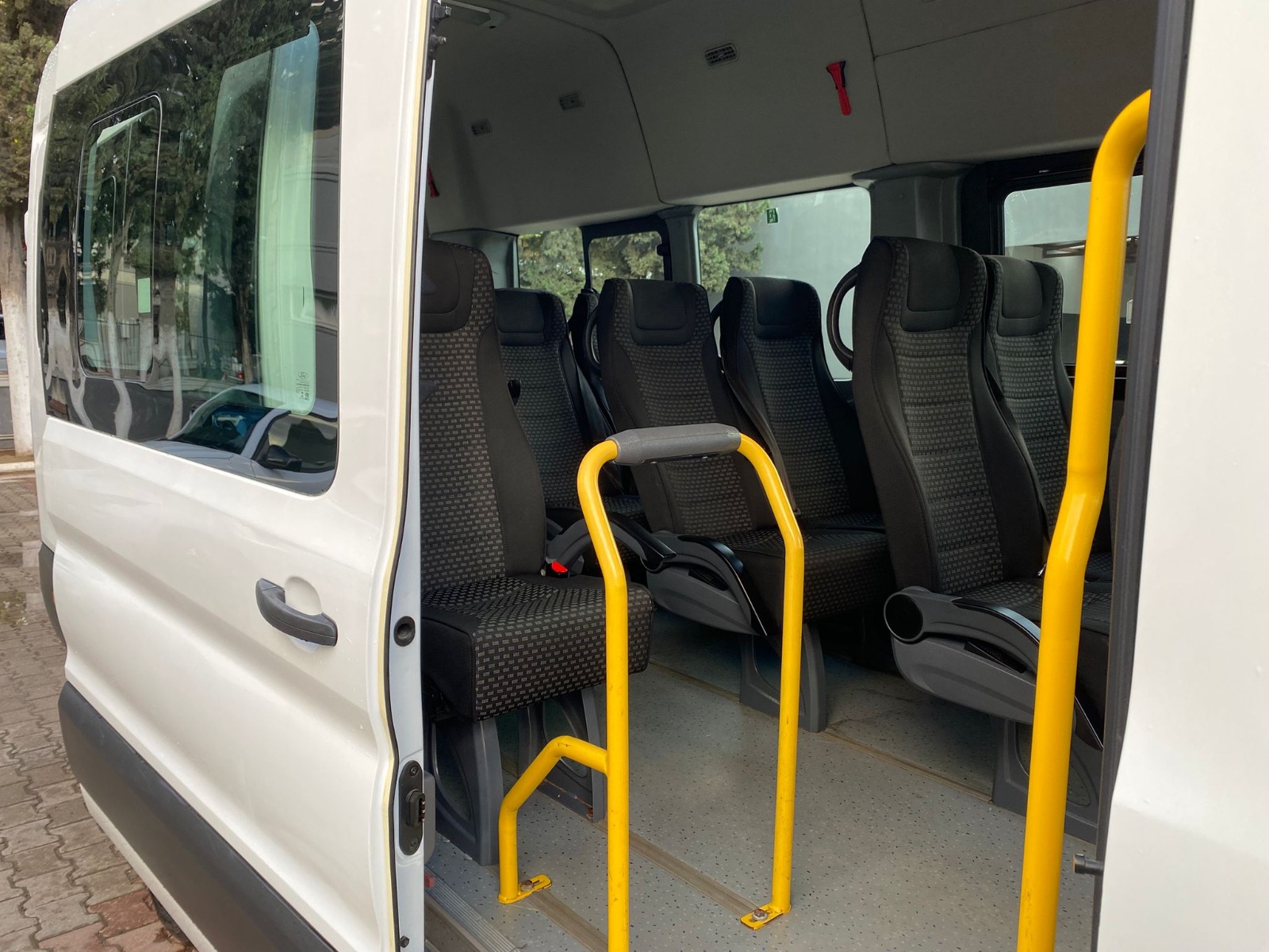 TaksitliOto.Net | 2.El Ford Transit Transit 16+1 | Manuel & Dizel | Beyaz | İzmir.2el 2021 Dizel Manuel Ford Transit Beyaz Gürel Tasarım Aksesuar Otomotiv San. Tic. Ltd. Şti.