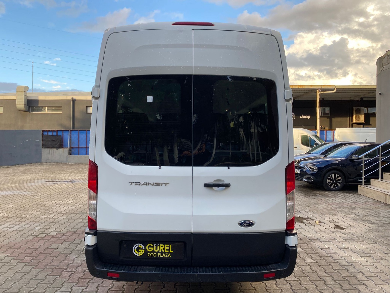 TaksitliOto.Net | 2.El Ford Transit Transit 16+1 | Manuel & Dizel | Beyaz | İzmir.2el 2021 Dizel Manuel Ford Transit Beyaz Gürel Tasarım Aksesuar Otomotiv San. Tic. Ltd. Şti.