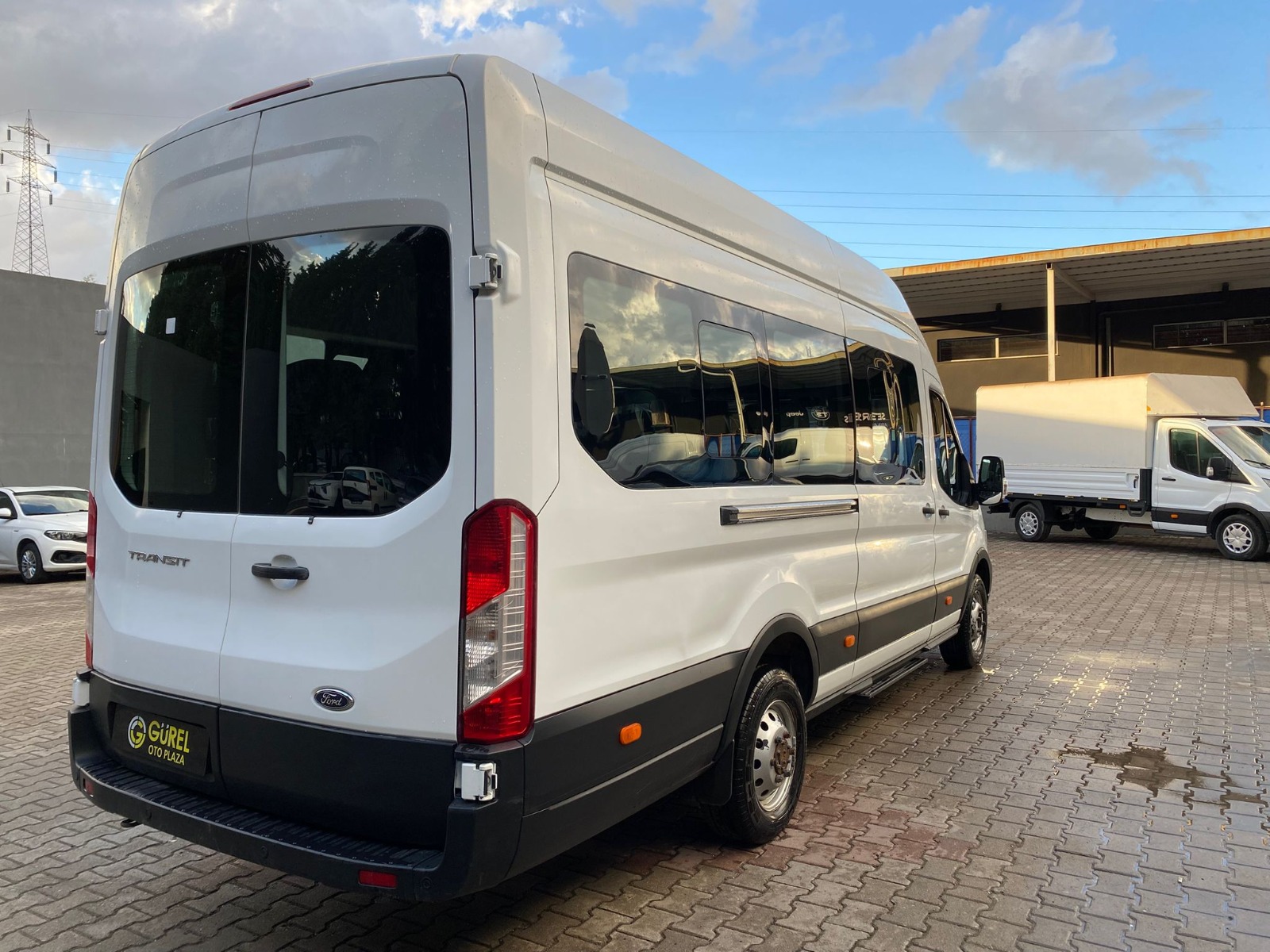 TaksitliOto.Net | 2.El Ford Transit Transit 16+1 | Manuel & Dizel | Beyaz | İzmir.2el 2021 Dizel Manuel Ford Transit Beyaz Gürel Tasarım Aksesuar Otomotiv San. Tic. Ltd. Şti.