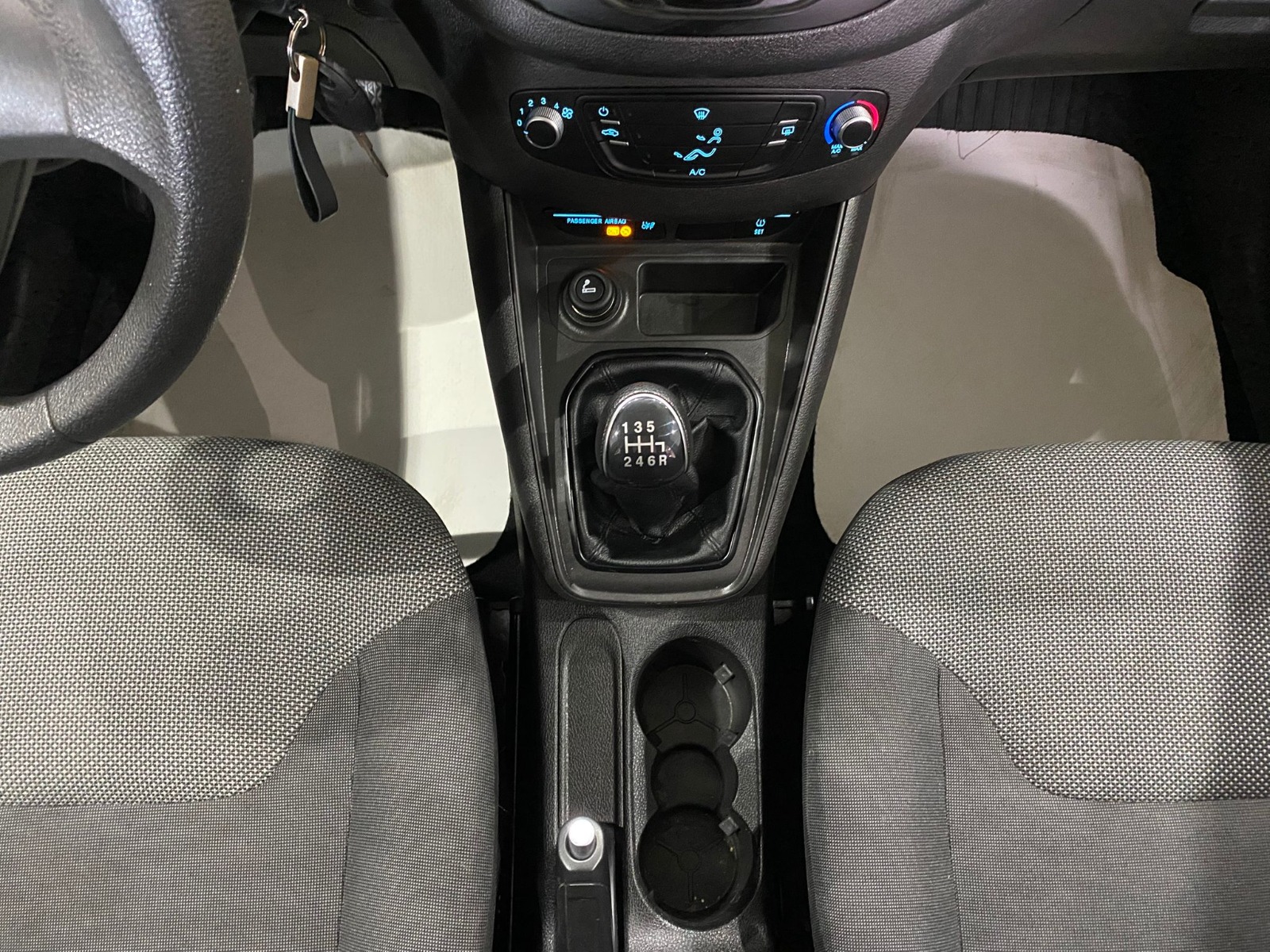 2022 Dizel Manuel Ford Tourneo Courier Journey Beyaz Gürel Tasarım Aksesuar Otomotiv San. Tic. Ltd. Şti.