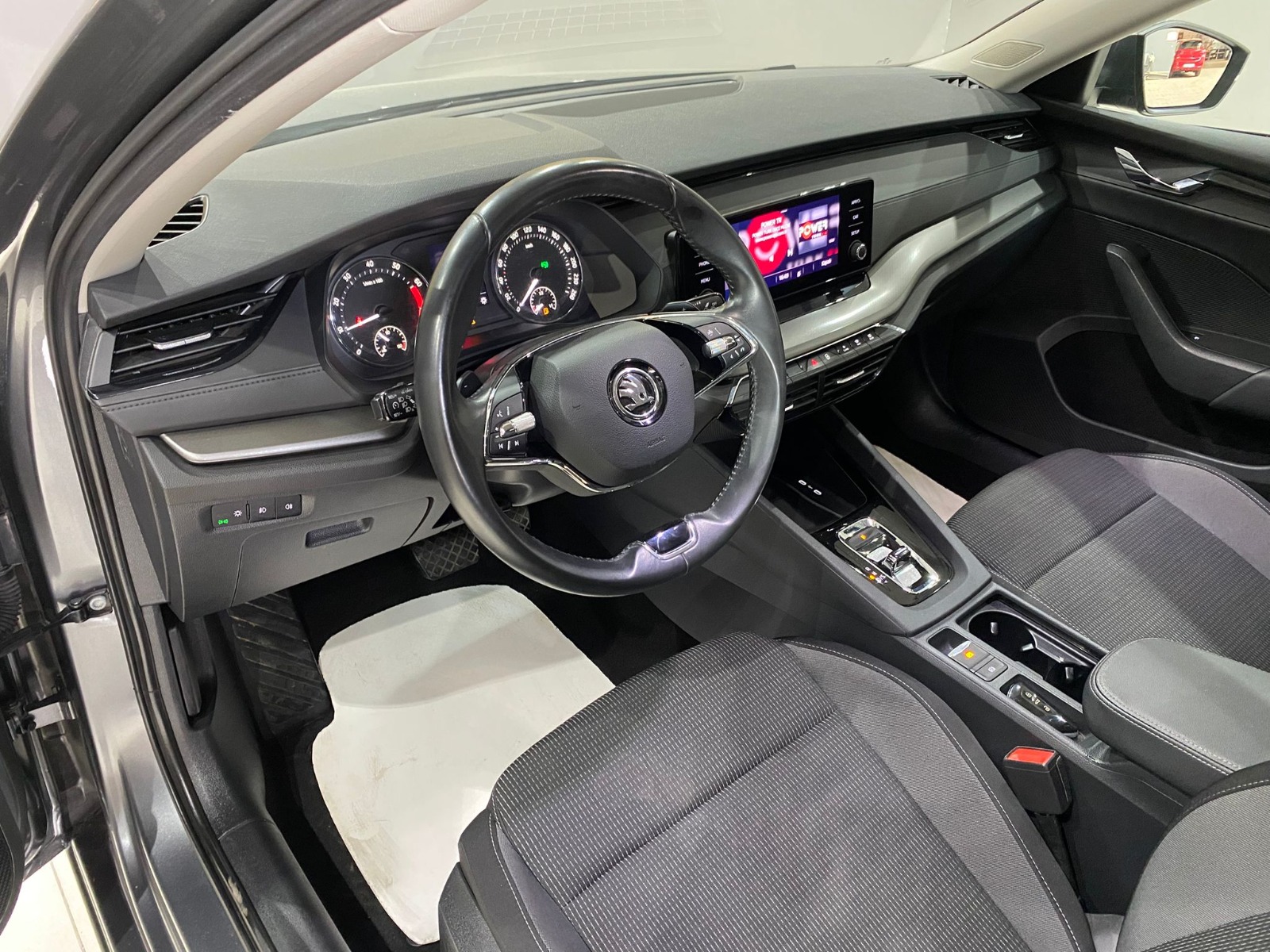 2022 Hybrid Otomatik Skoda Octavia Gri Gürel Tasarım Aksesuar Otomotiv San. Tic. Ltd. Şti.