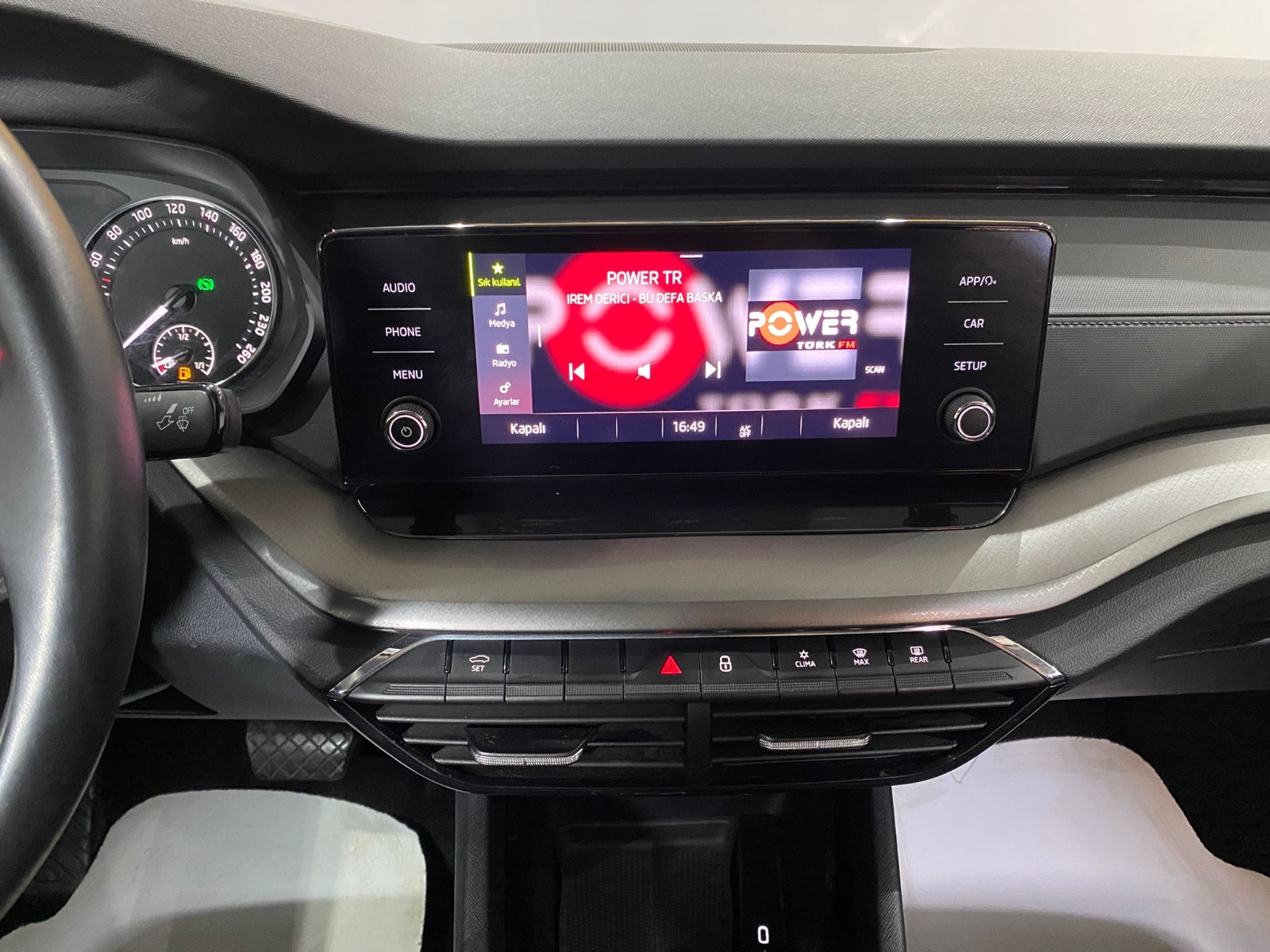 2022 Hybrid Otomatik Skoda Octavia Gri Gürel Tasarım Aksesuar Otomotiv San. Tic. Ltd. Şti.