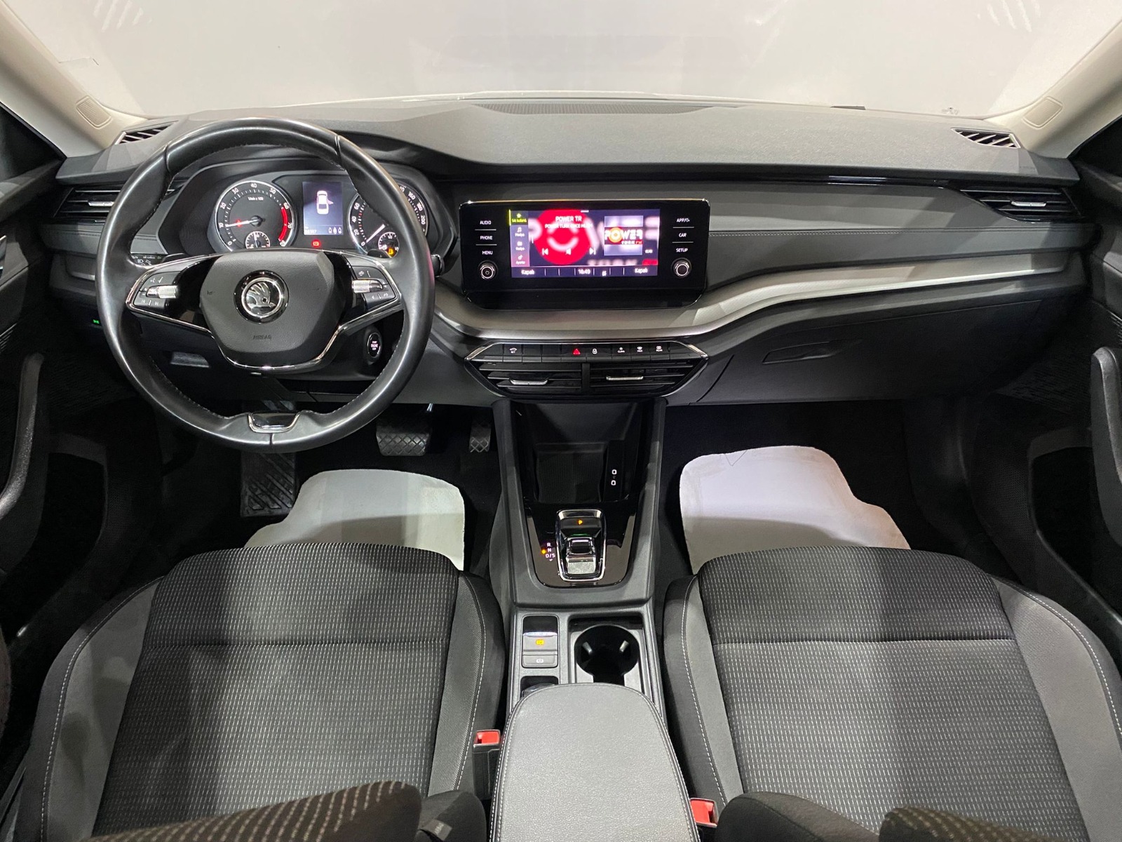 2022 Hybrid Otomatik Skoda Octavia Gri Gürel Tasarım Aksesuar Otomotiv San. Tic. Ltd. Şti.