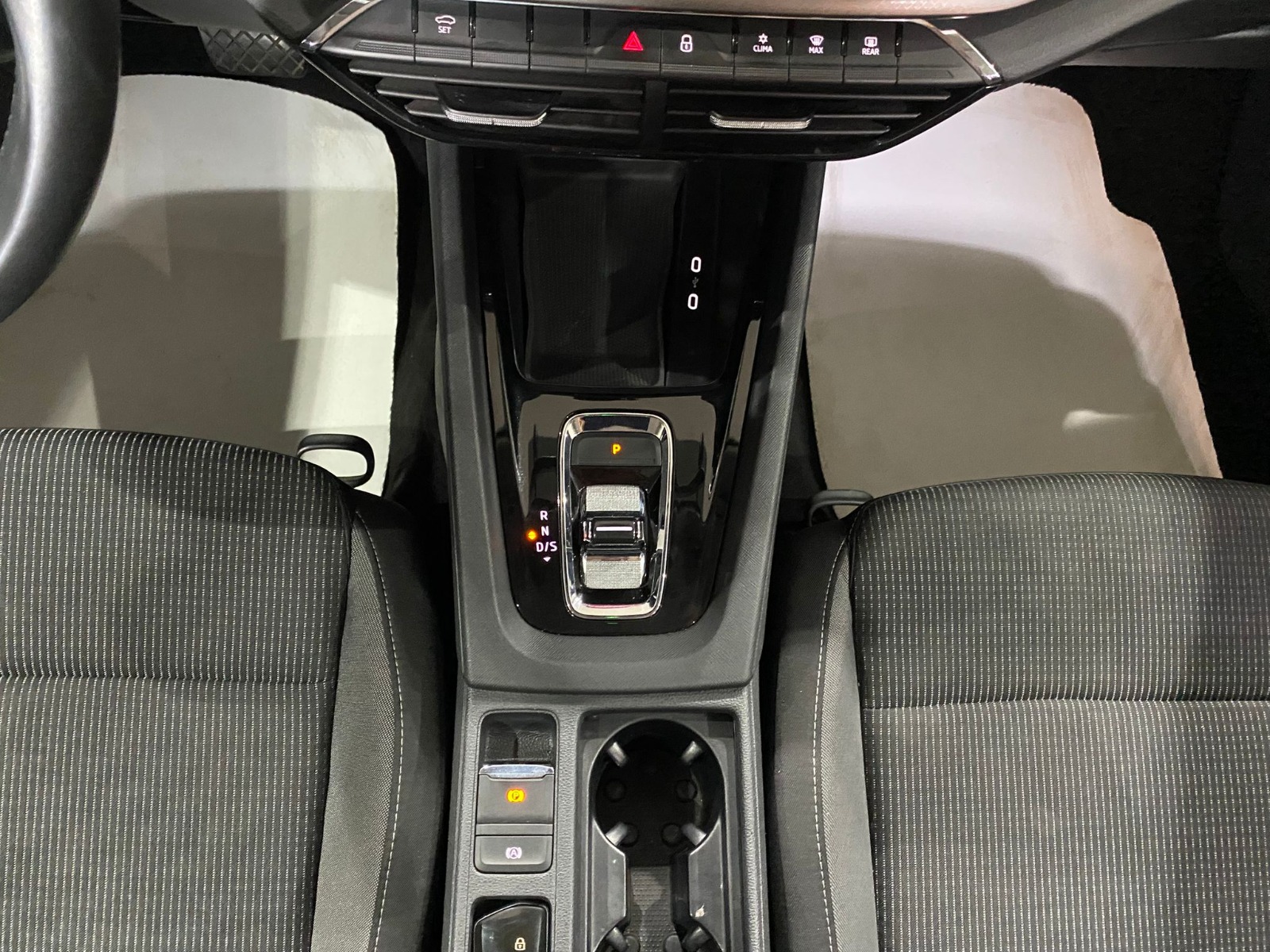 2022 Hybrid Otomatik Skoda Octavia Gri Gürel Tasarım Aksesuar Otomotiv San. Tic. Ltd. Şti.