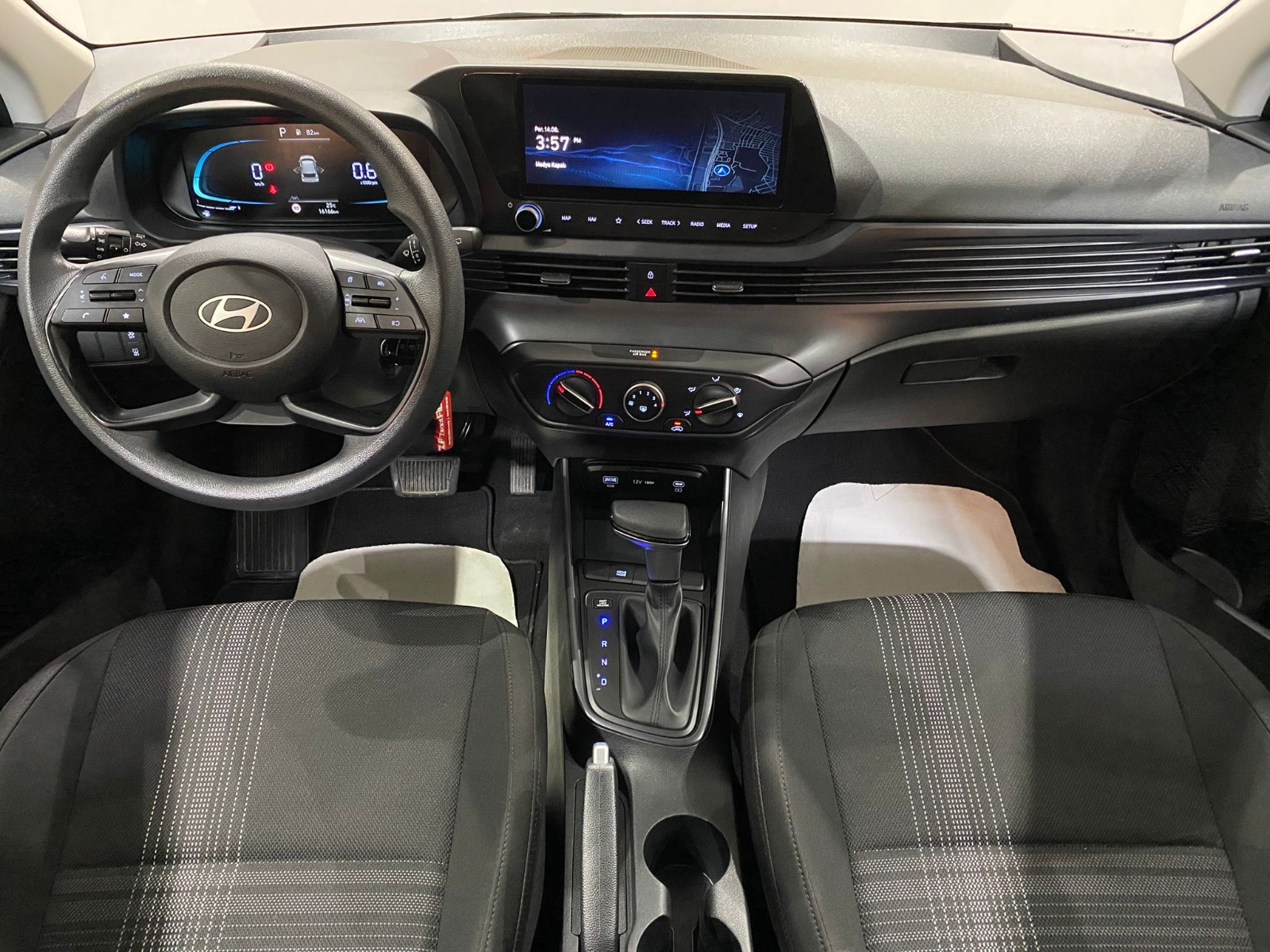 2024 Benzin Otomatik Hyundai i20 Beyaz Gürel Tasarım Aksesuar Otomotiv San. Tic. Ltd. Şti.