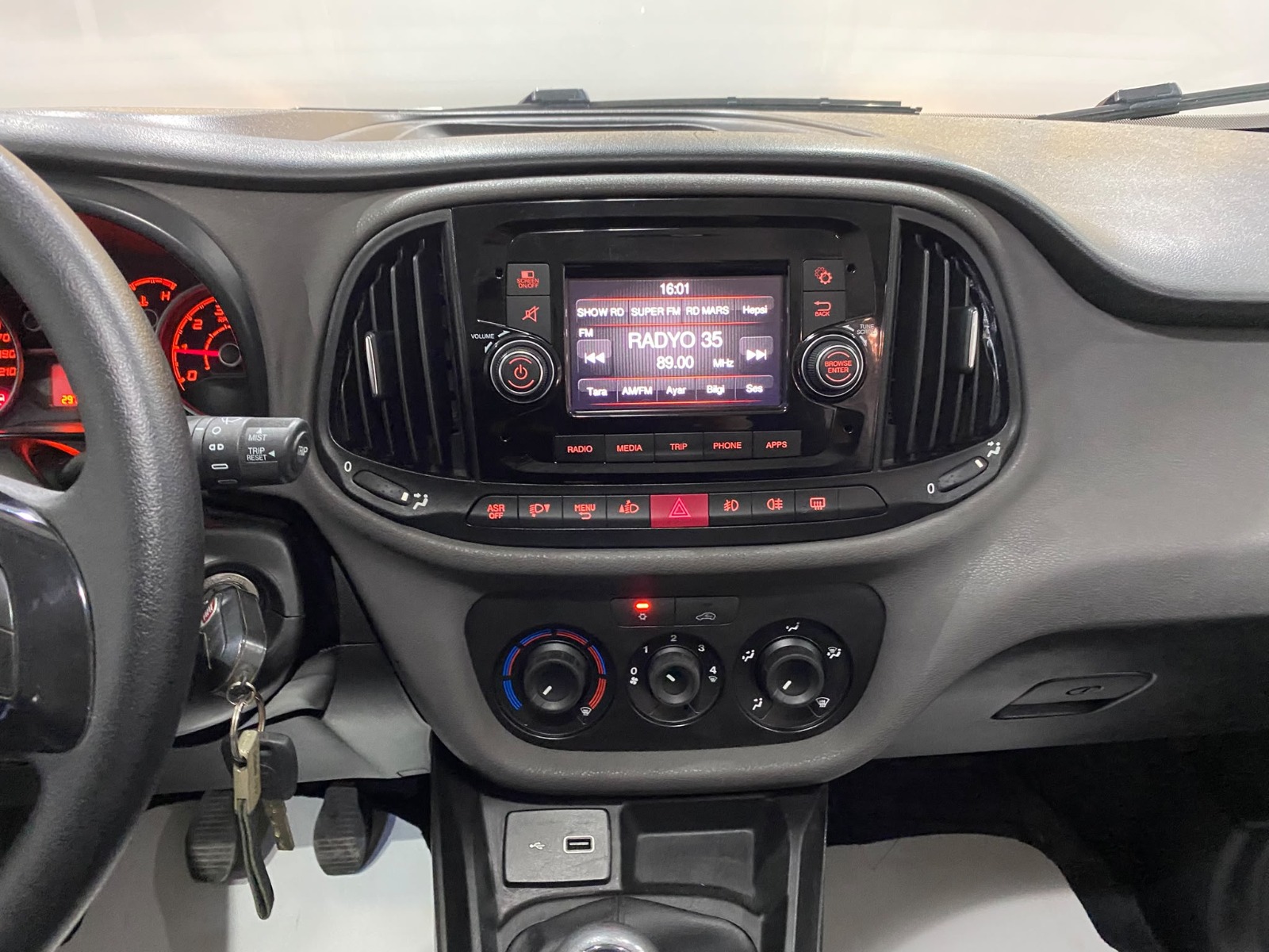 2022 Dizel Manuel Fiat Doblo Combi Beyaz Gürel Tasarım Aksesuar Otomotiv San. Tic. Ltd. Şti.