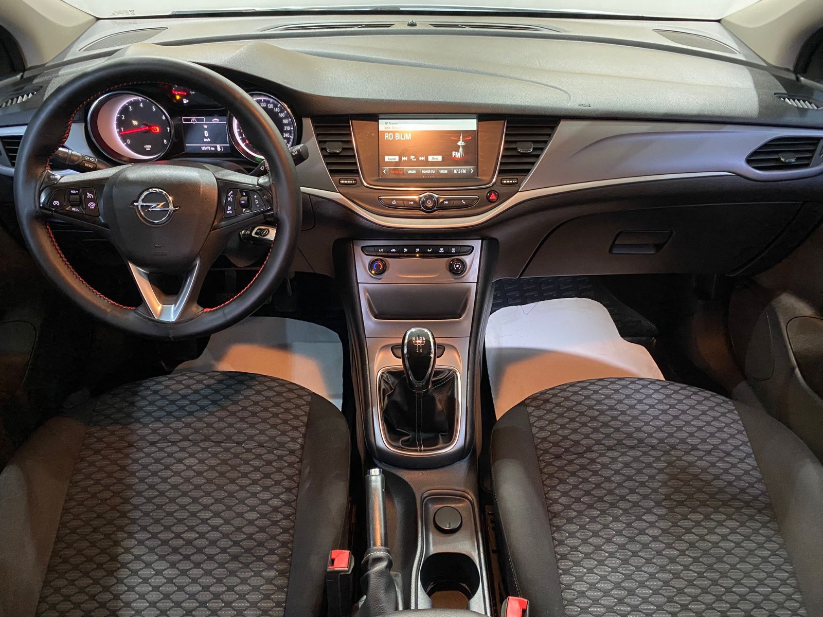 TaksitliOto.Net | 2.El Opel Astra Hatchback 1.4 Enjoy | Manuel & Benzin | Beyaz | İzmir.2el 2017 Benzin Manuel Opel Astra Beyaz Gürel Tasarım Aksesuar Otomotiv San. Tic. Ltd. Şti.