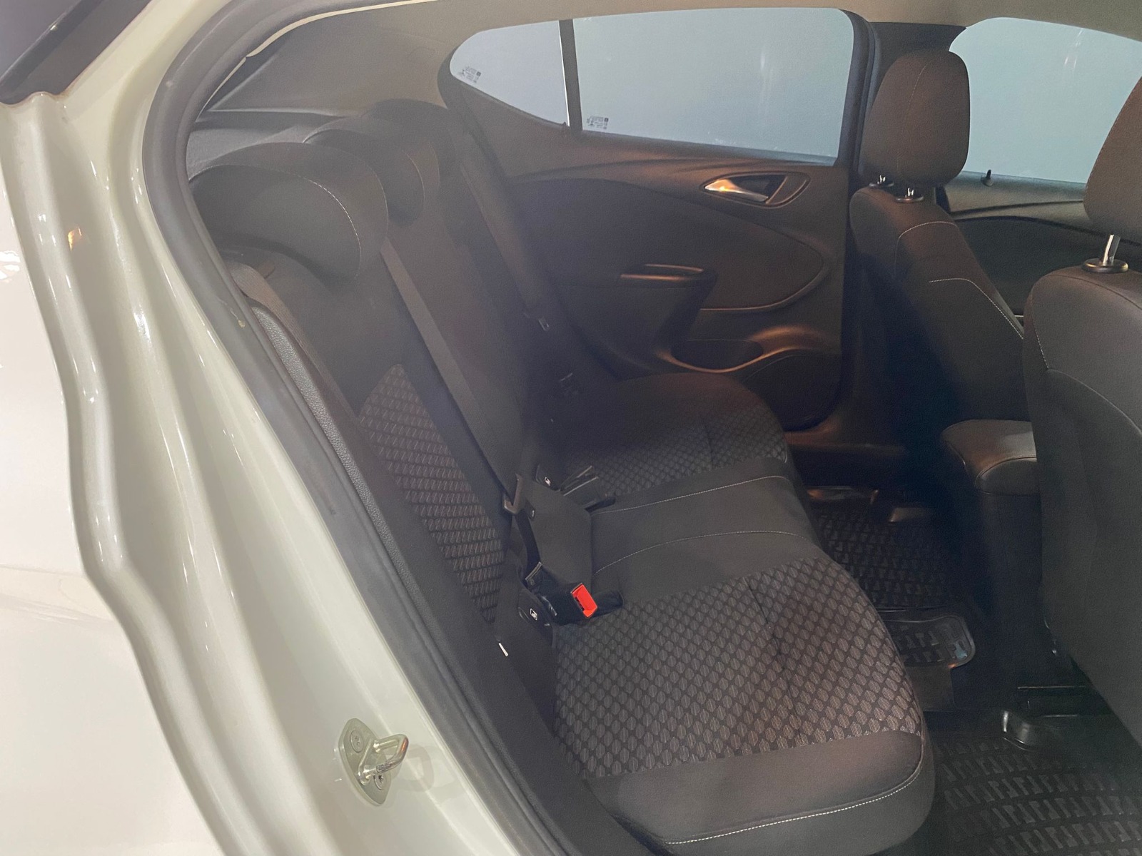 TaksitliOto.Net | 2.El Opel Astra Hatchback 1.4 Enjoy | Manuel & Benzin | Beyaz | İzmir.2el 2017 Benzin Manuel Opel Astra Beyaz Gürel Tasarım Aksesuar Otomotiv San. Tic. Ltd. Şti.