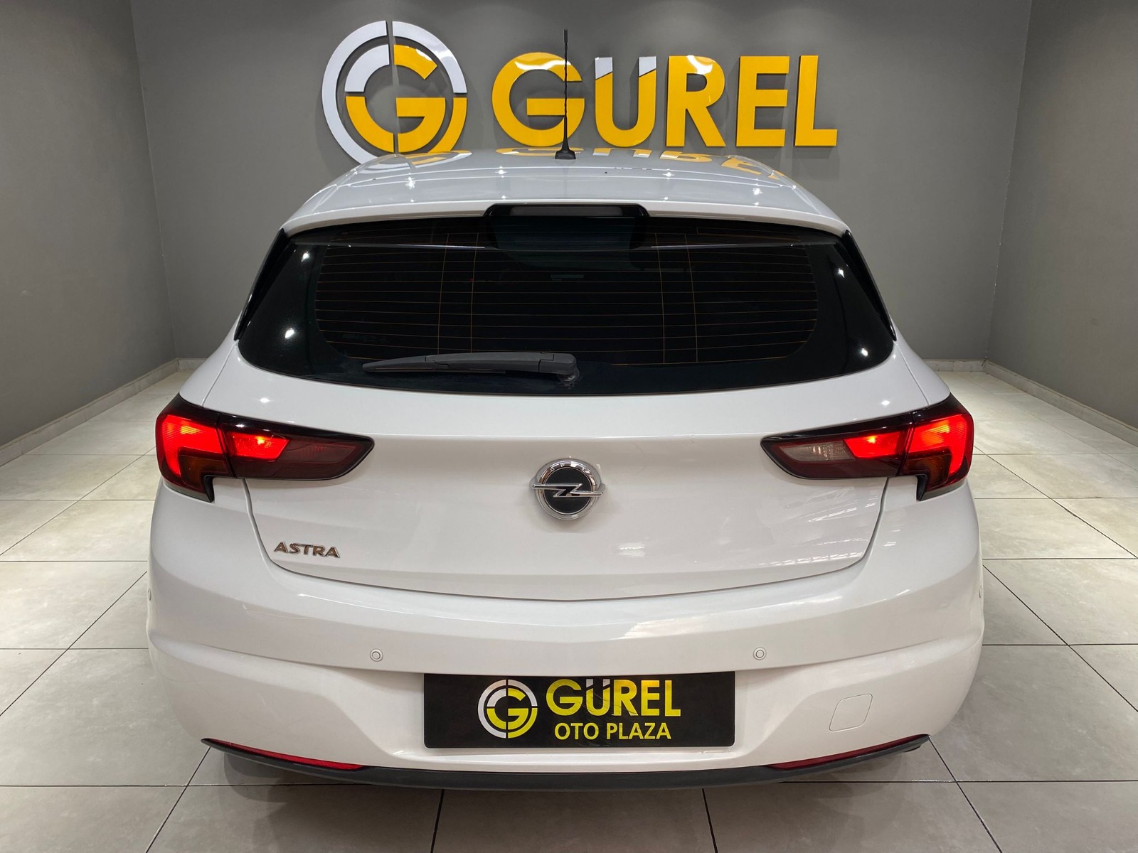TaksitliOto.Net | 2.El Opel Astra Hatchback 1.4 Enjoy | Manuel & Benzin | Beyaz | İzmir.2el 2017 Benzin Manuel Opel Astra Beyaz Gürel Tasarım Aksesuar Otomotiv San. Tic. Ltd. Şti.