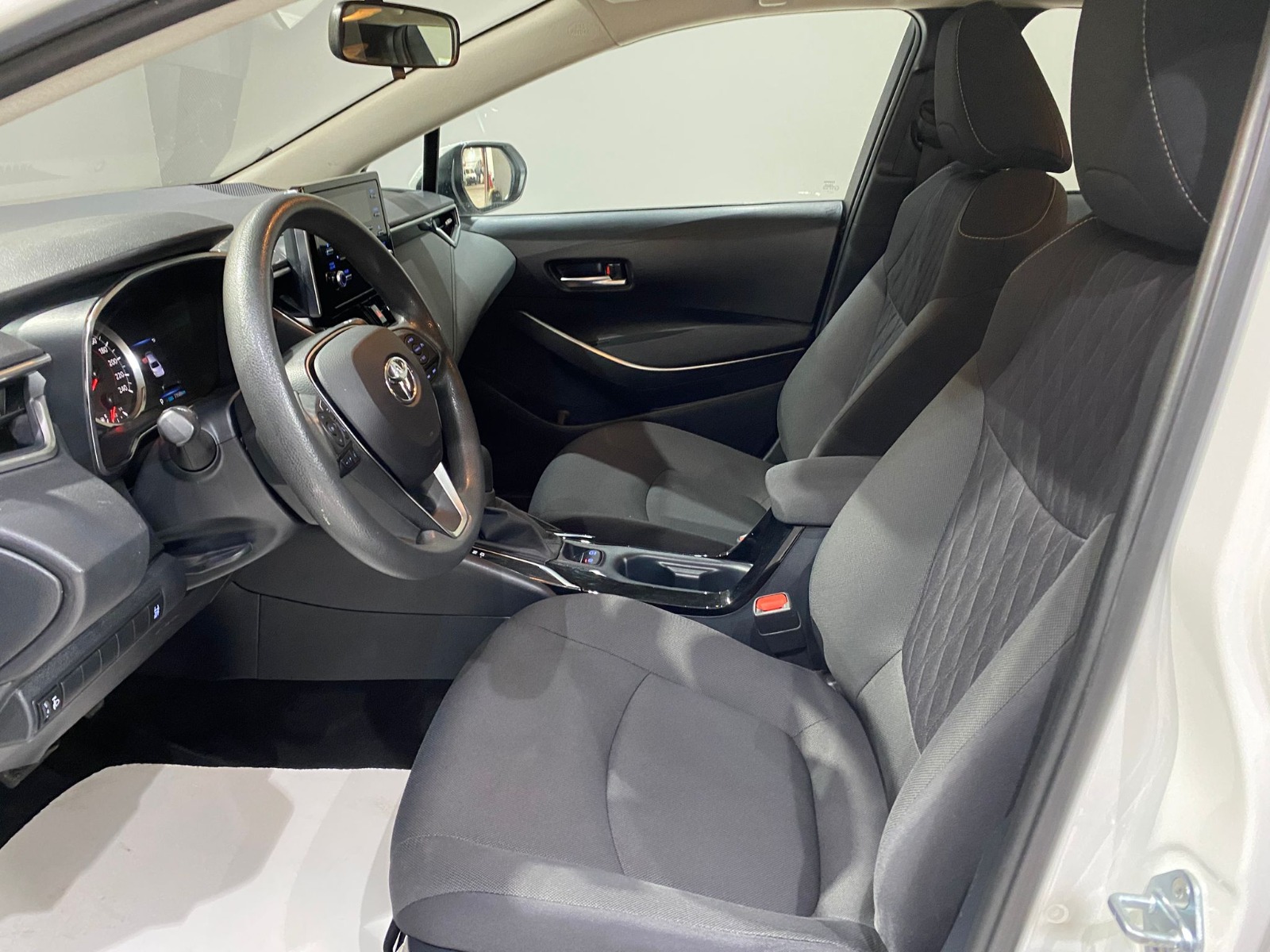 2022 Benzin Otomatik Toyota Corolla Beyaz Gürel Tasarım Aksesuar Otomotiv San. Tic. Ltd. Şti.