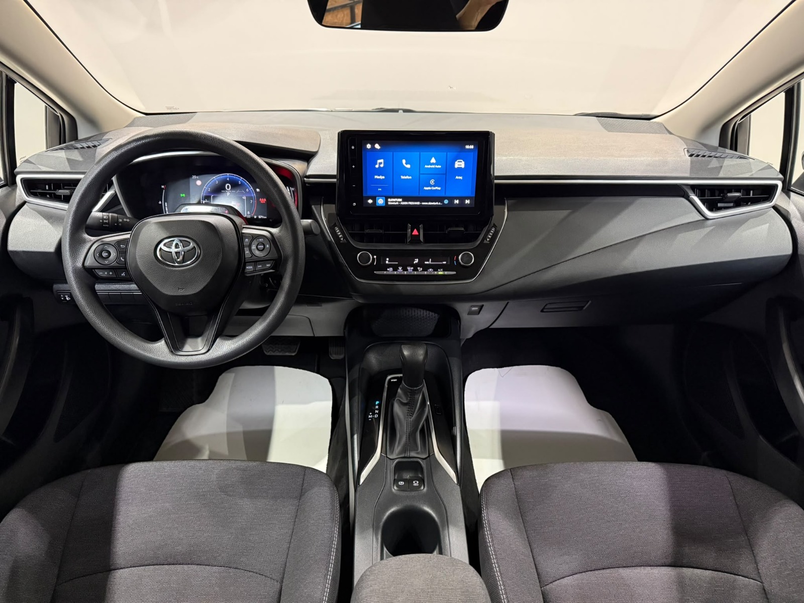 2026 Benzin Otomatik Toyota Corolla Beyaz Gürel Tasarım Aksesuar Otomotiv San. Tic. Ltd. Şti.