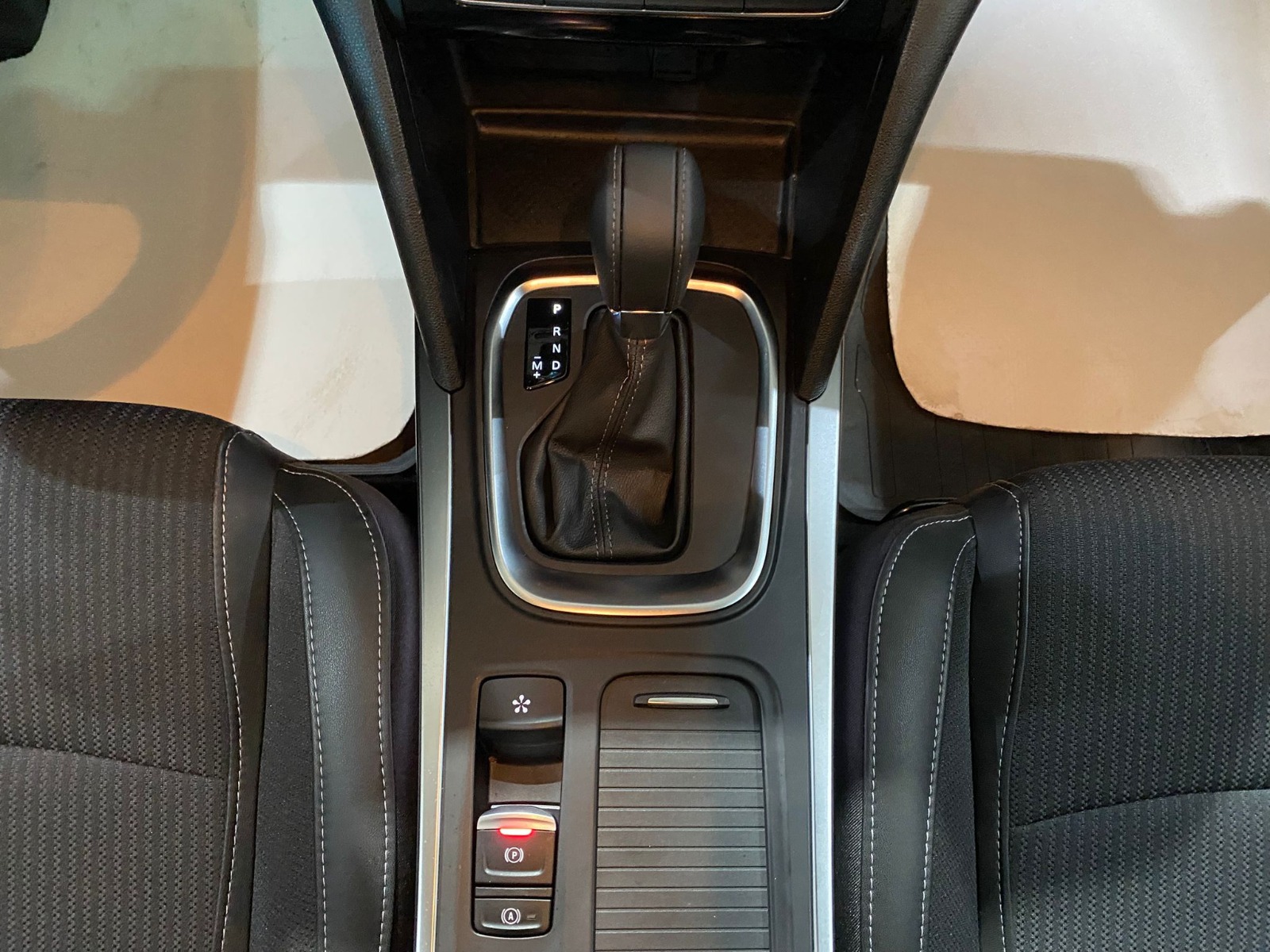 2024 Benzin Otomatik Renault Megane Gri Gürel Tasarım Aksesuar Otomotiv San. Tic. Ltd. Şti.