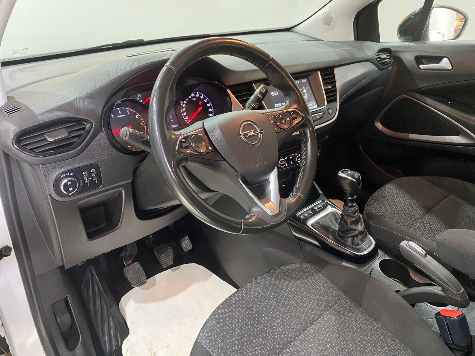 2022 Benzin Manuel Opel Crossland Beyaz Gürel Tasarım Aksesuar Otomotiv San. Tic. Ltd. Şti.