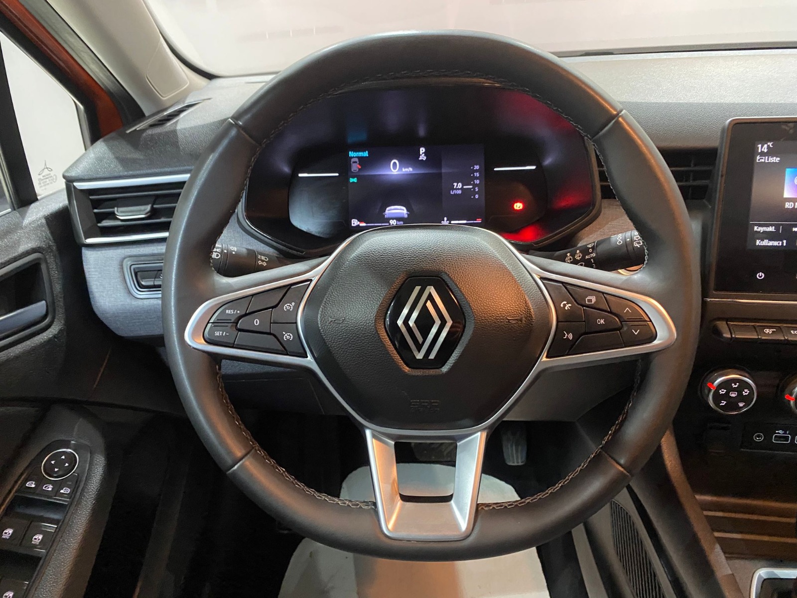 2023 Benzin Otomatik Renault Clio Turuncu Gürel Tasarım Aksesuar Otomotiv San. Tic. Ltd. Şti.