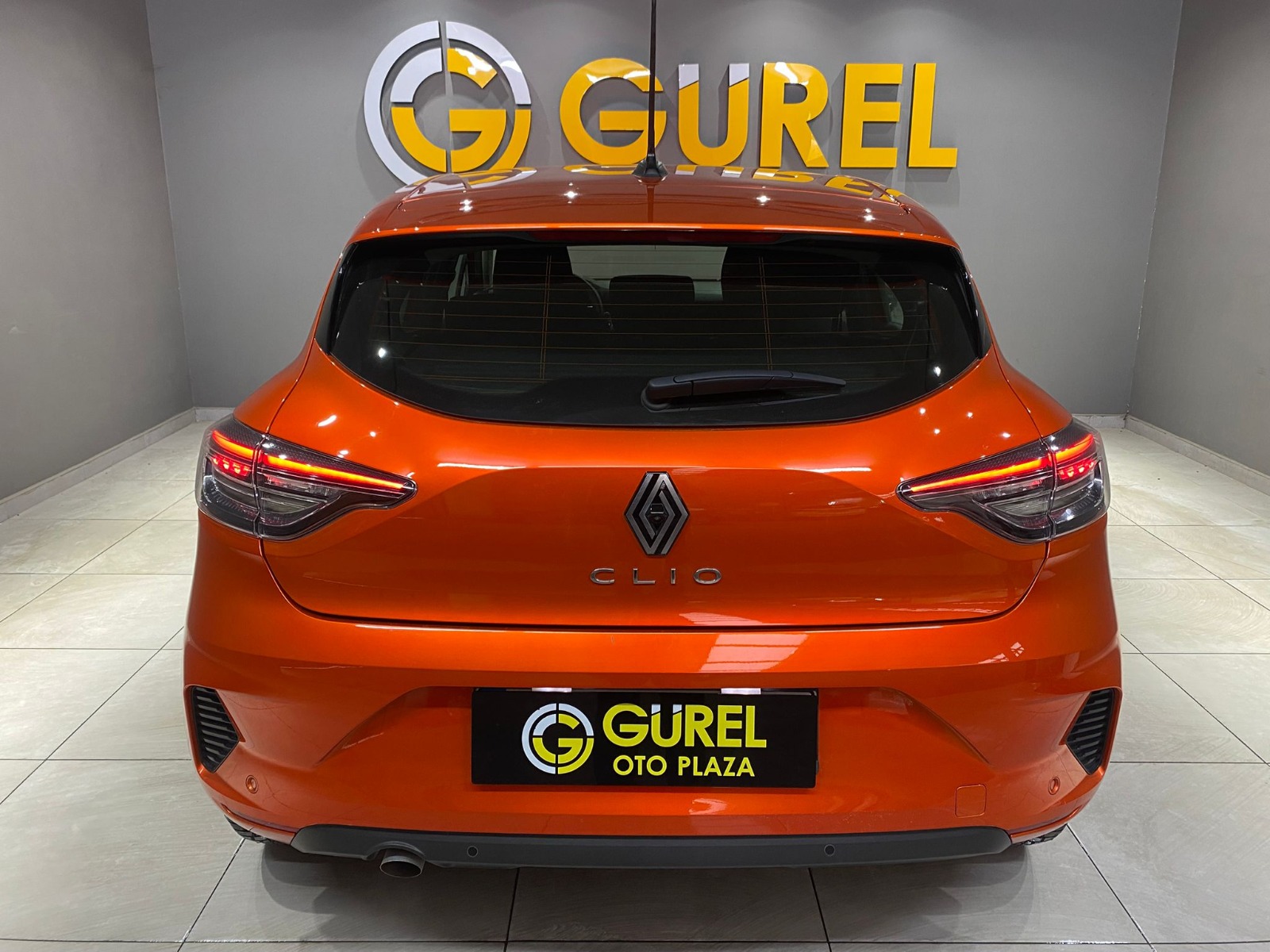 2023 Benzin Otomatik Renault Clio Turuncu Gürel Tasarım Aksesuar Otomotiv San. Tic. Ltd. Şti.