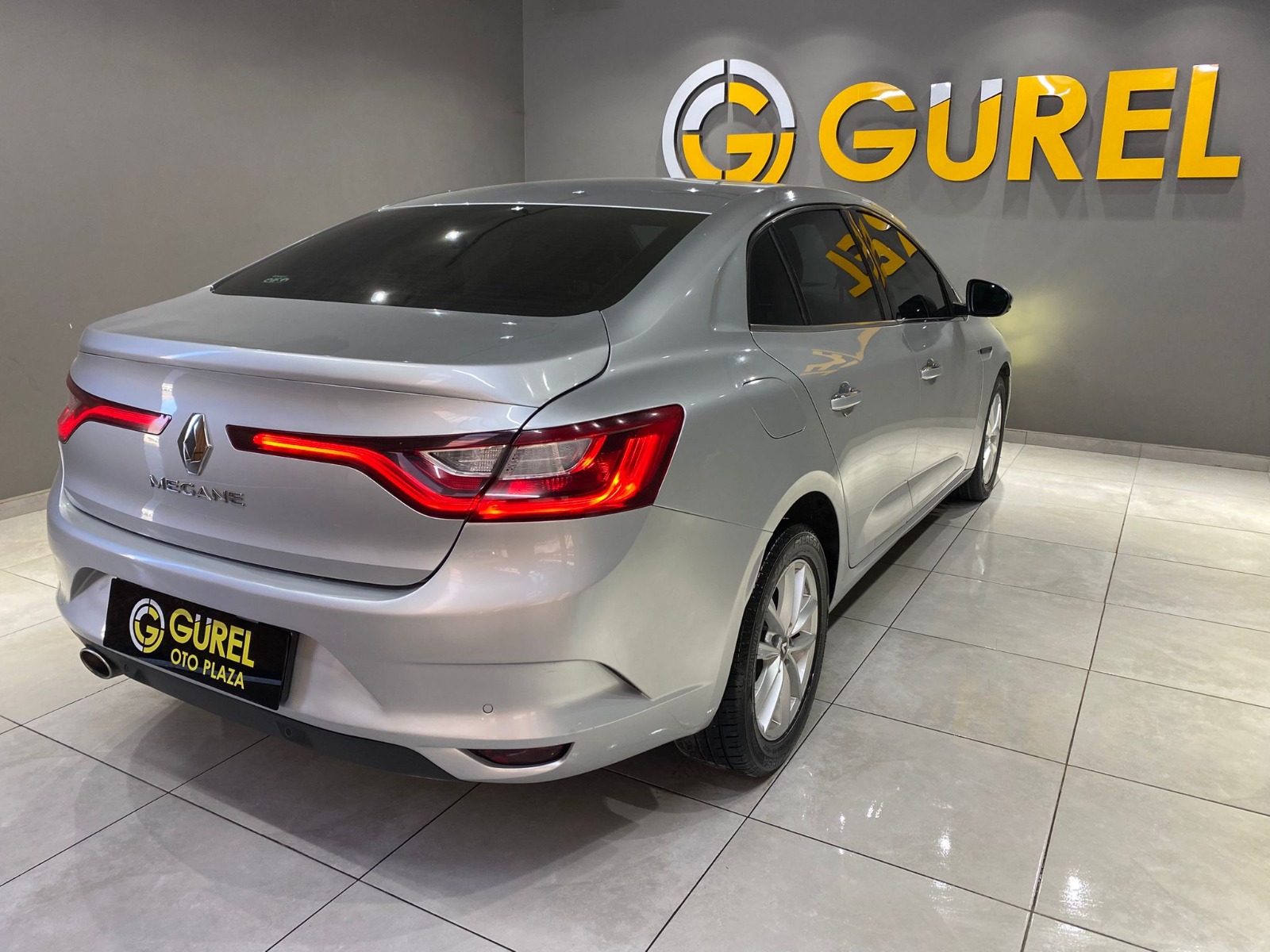 2019 Dizel Otomatik Renault Megane Gümüş Gri Gürel Tasarım Aksesuar Otomotiv San. Tic. Ltd. Şti.