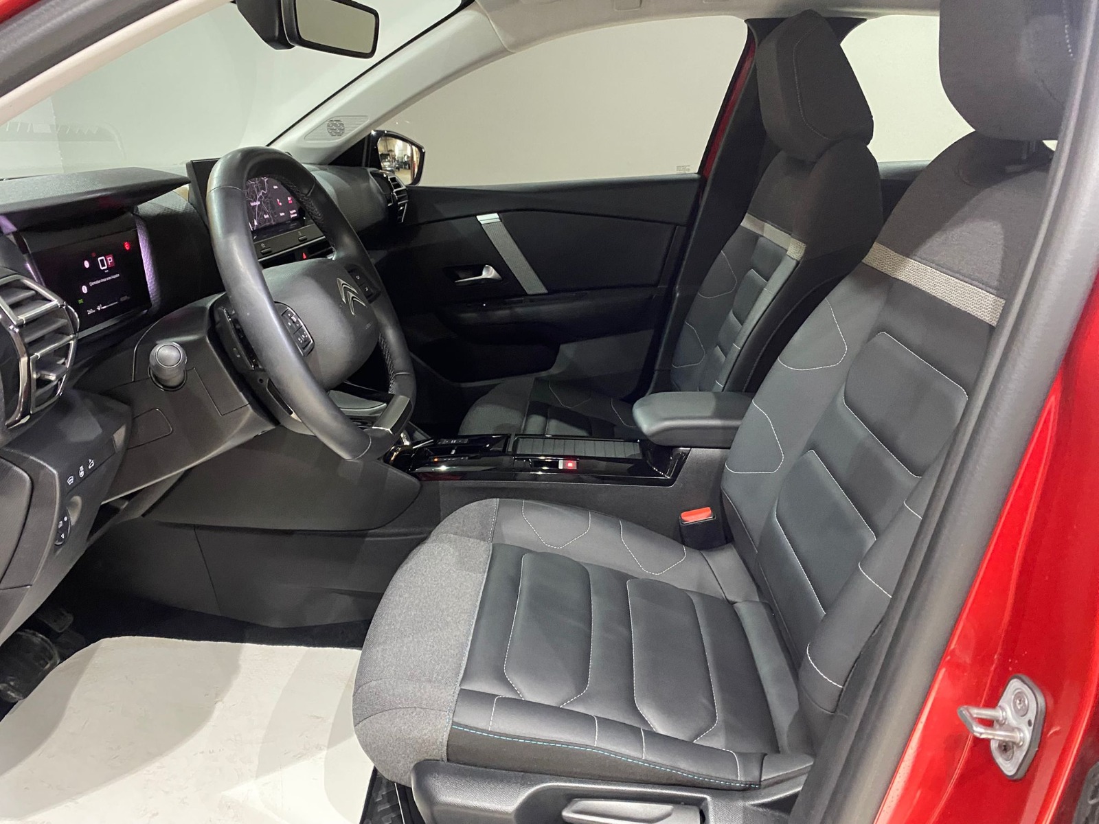 2023 Benzin Otomatik Citroen C4 X Kırmızı Gürel Tasarım Aksesuar Otomotiv San. Tic. Ltd. Şti.