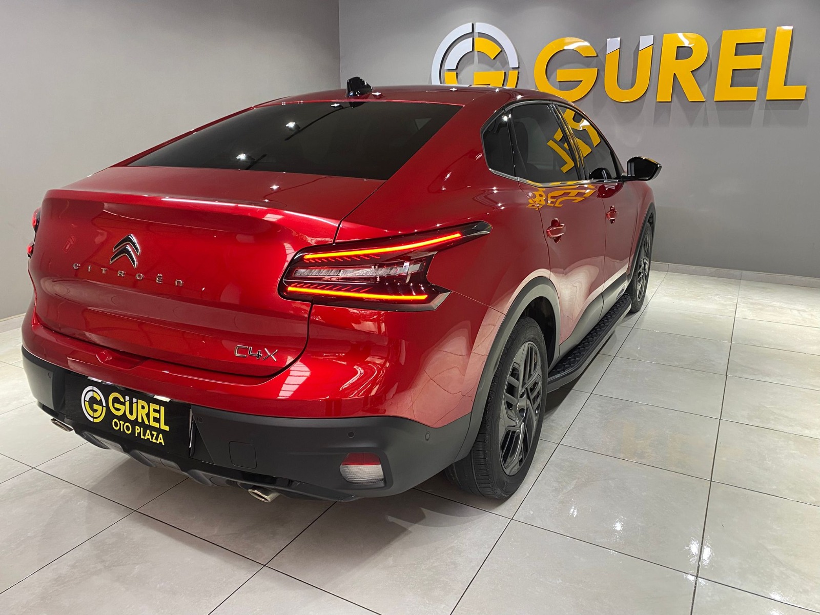 2023 Benzin Otomatik Citroen C4 X Kırmızı Gürel Tasarım Aksesuar Otomotiv San. Tic. Ltd. Şti.