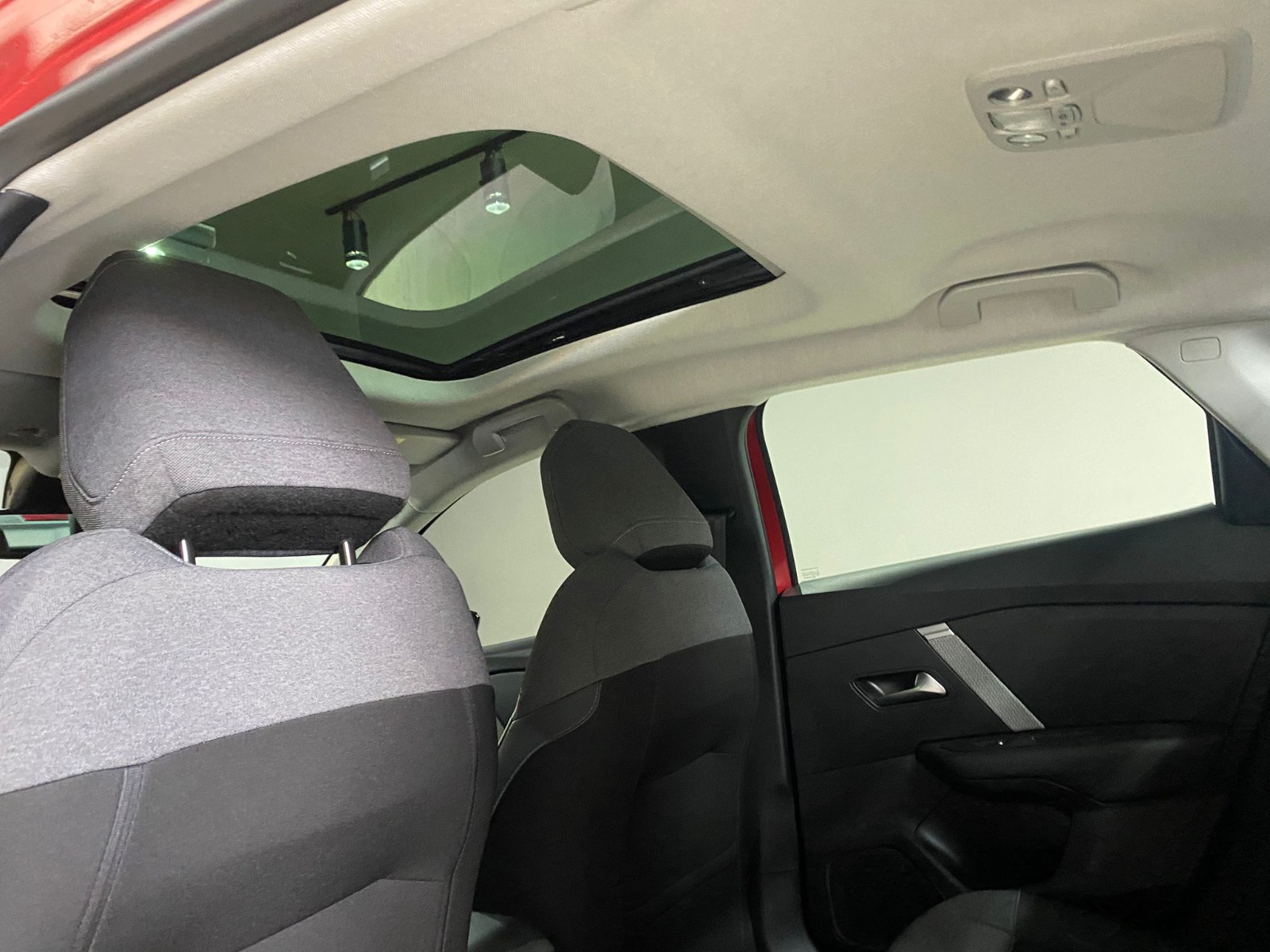 2023 Benzin Otomatik Citroen C4 X Kırmızı Gürel Tasarım Aksesuar Otomotiv San. Tic. Ltd. Şti.