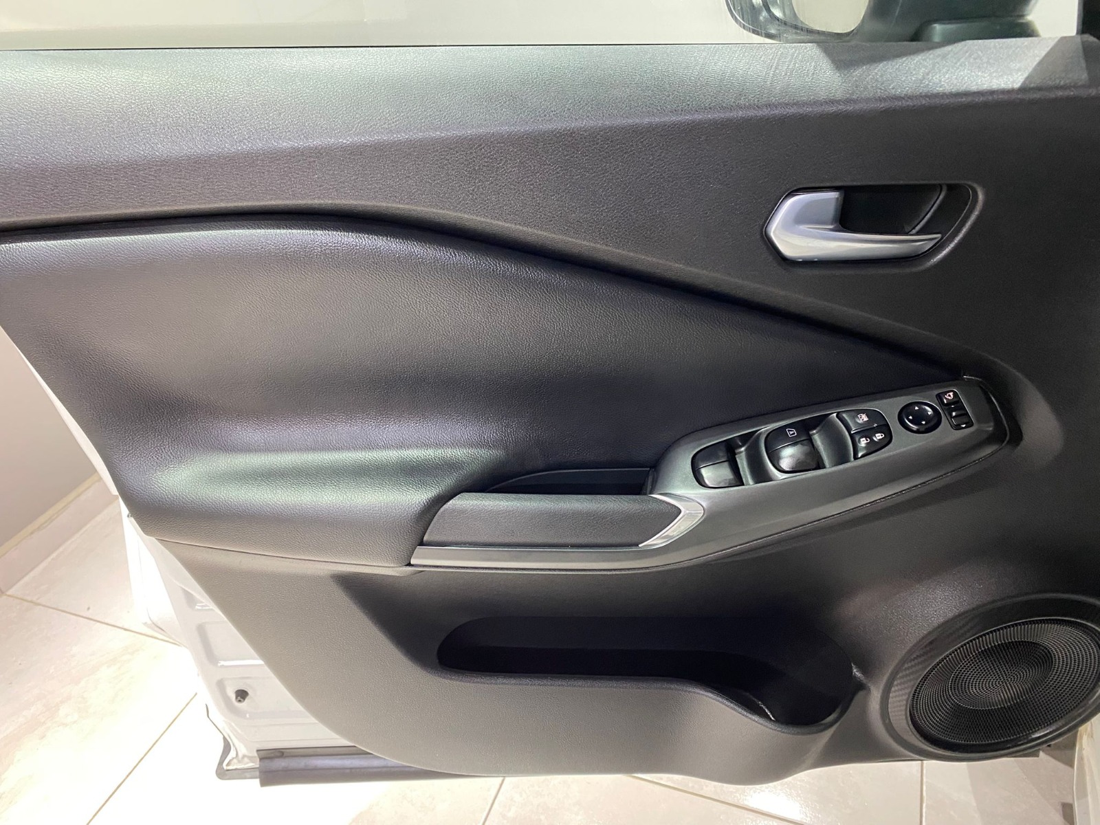 2024 Benzin Otomatik Nissan Juke Beyaz Gürel Tasarım Aksesuar Otomotiv San. Tic. Ltd. Şti.