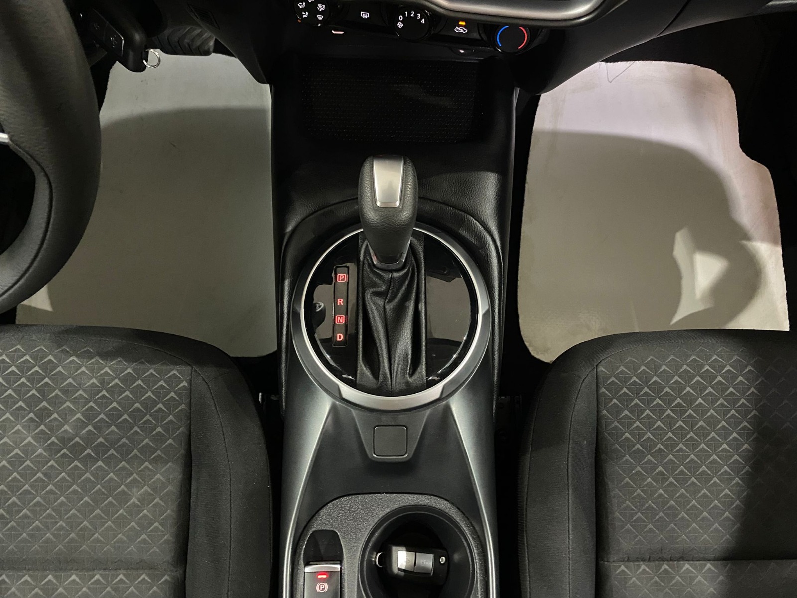 2024 Benzin Otomatik Nissan Juke Beyaz Gürel Tasarım Aksesuar Otomotiv San. Tic. Ltd. Şti.