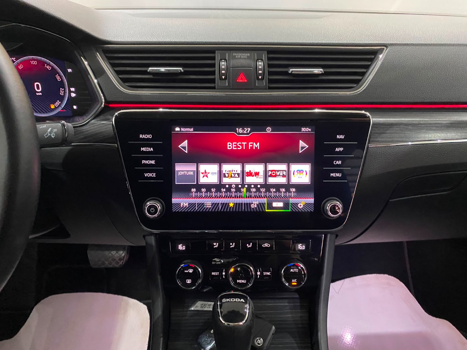 2023 Benzin Otomatik Skoda Superb Gri Gürel Tasarım Aksesuar Otomotiv San. Tic. Ltd. Şti.